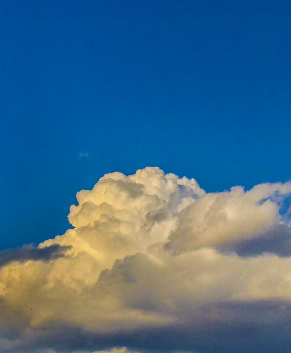 white clouds and blue sky during daytime