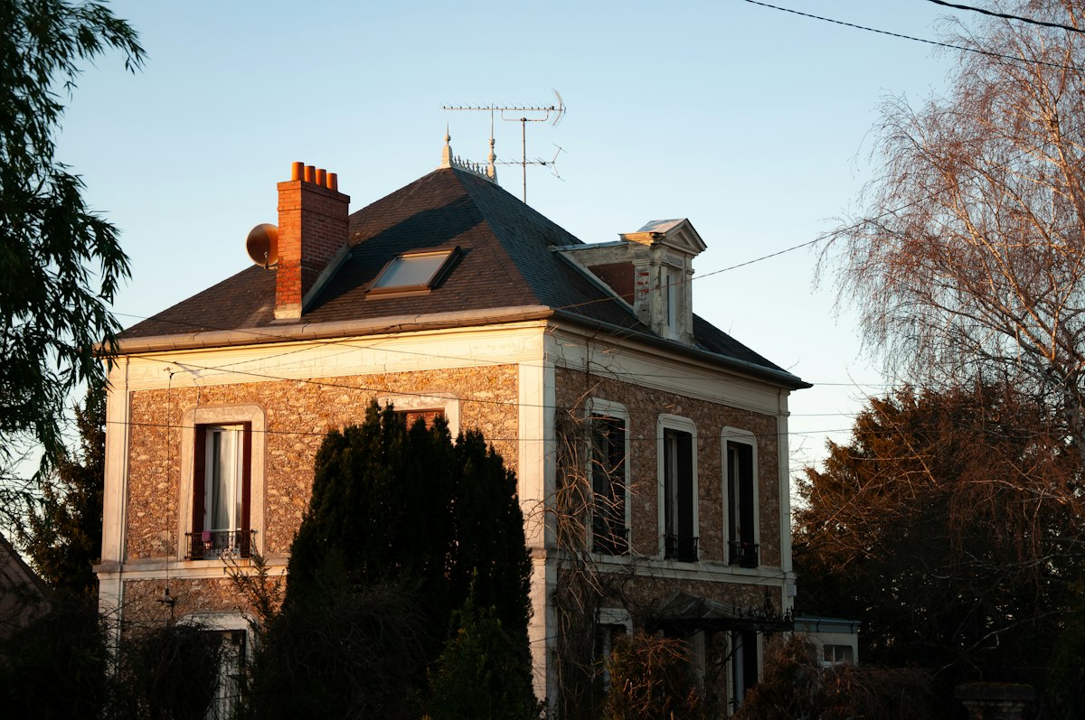 Divorce en cours : peut-on vendre ou acheter un logement ?