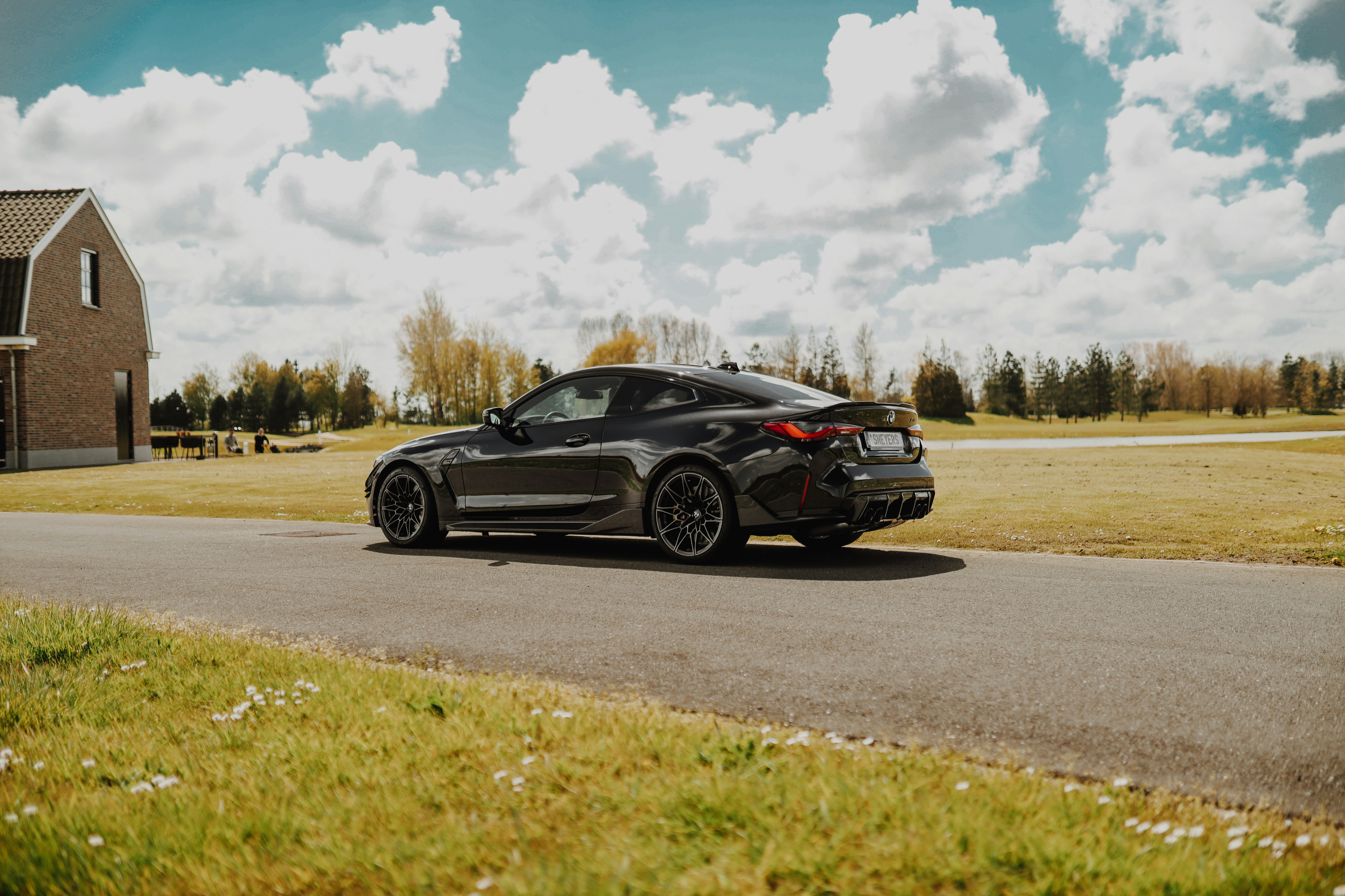 Photo by lorenzohamers