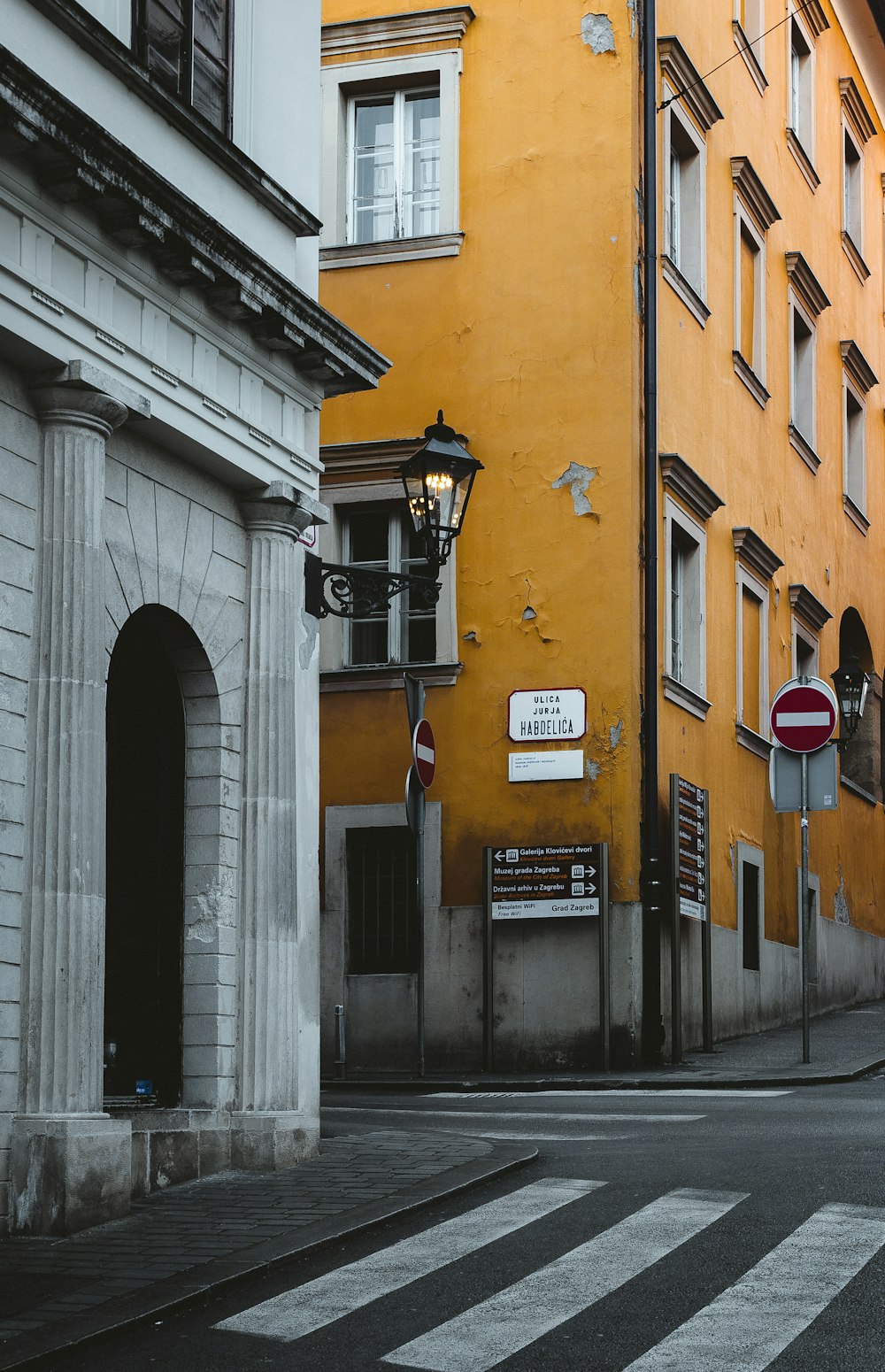 yellow and black street light