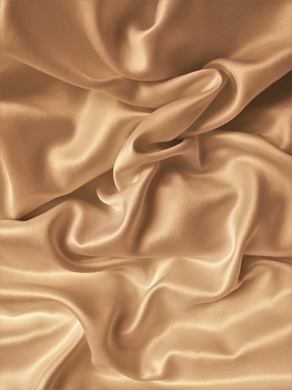 Silk Close-up — Heritage Weave