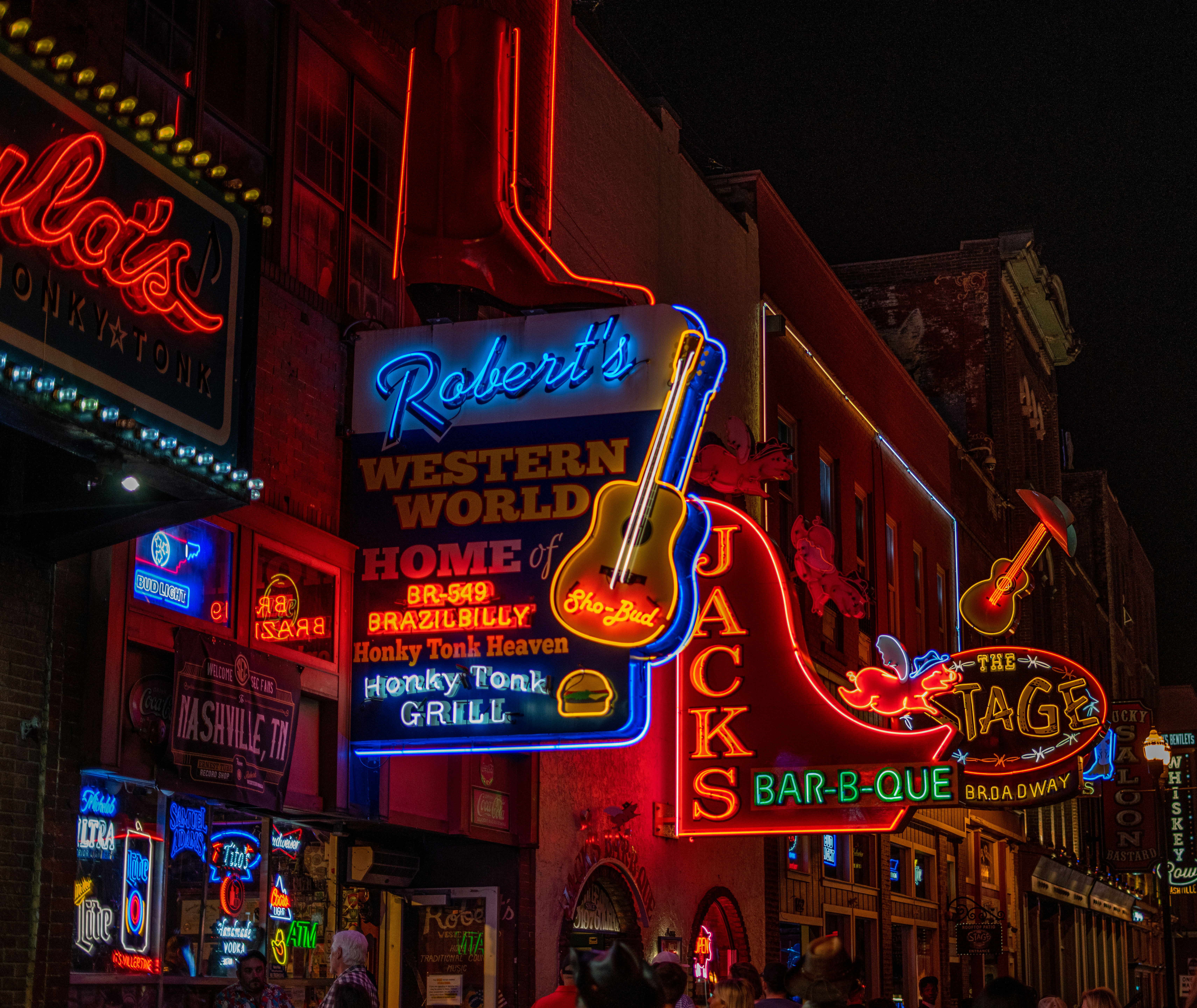 Taste the Best of Nashville: Exploring Food and Wine Scene