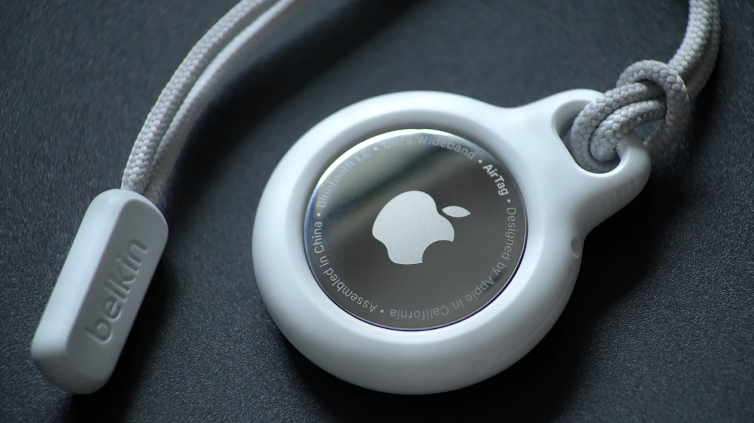 Apple AirTag on a loop
