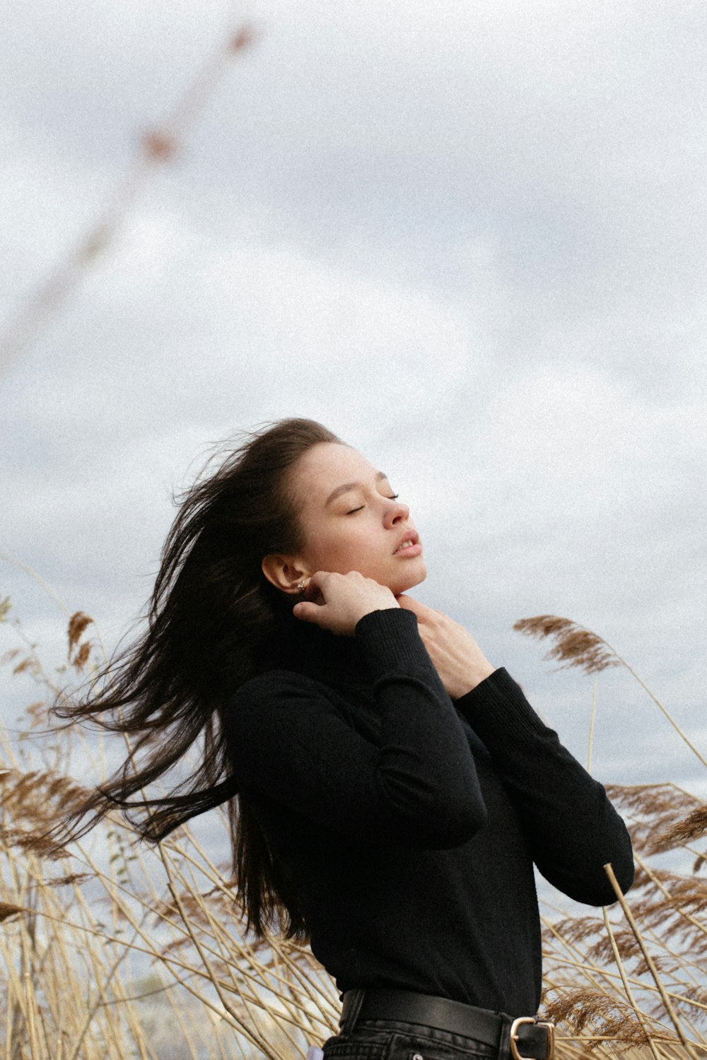 woman in black long sleeve shirt