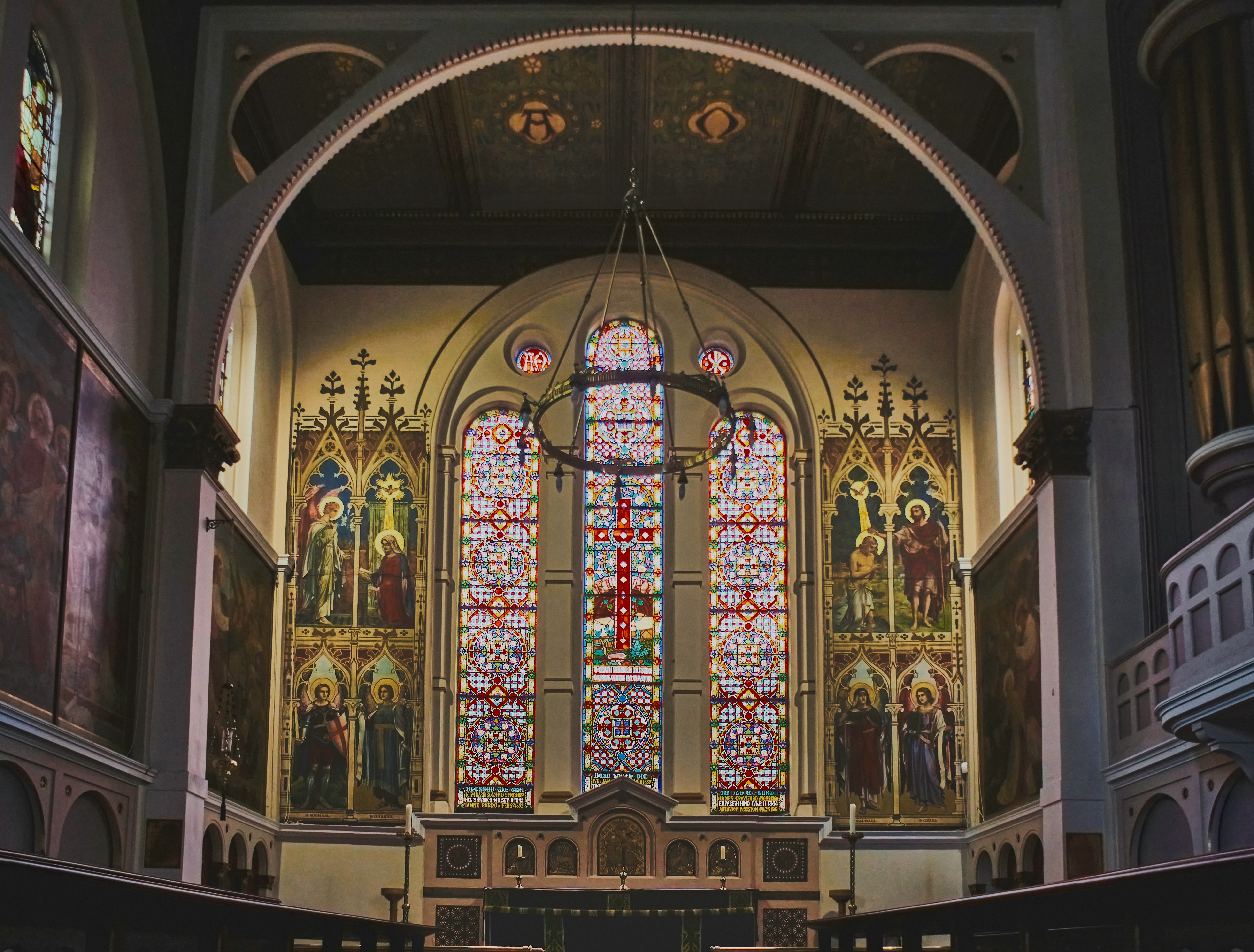 Altar at The Parish of St. George in Belfast City Centre, County Antrim (Oct., 2019).
