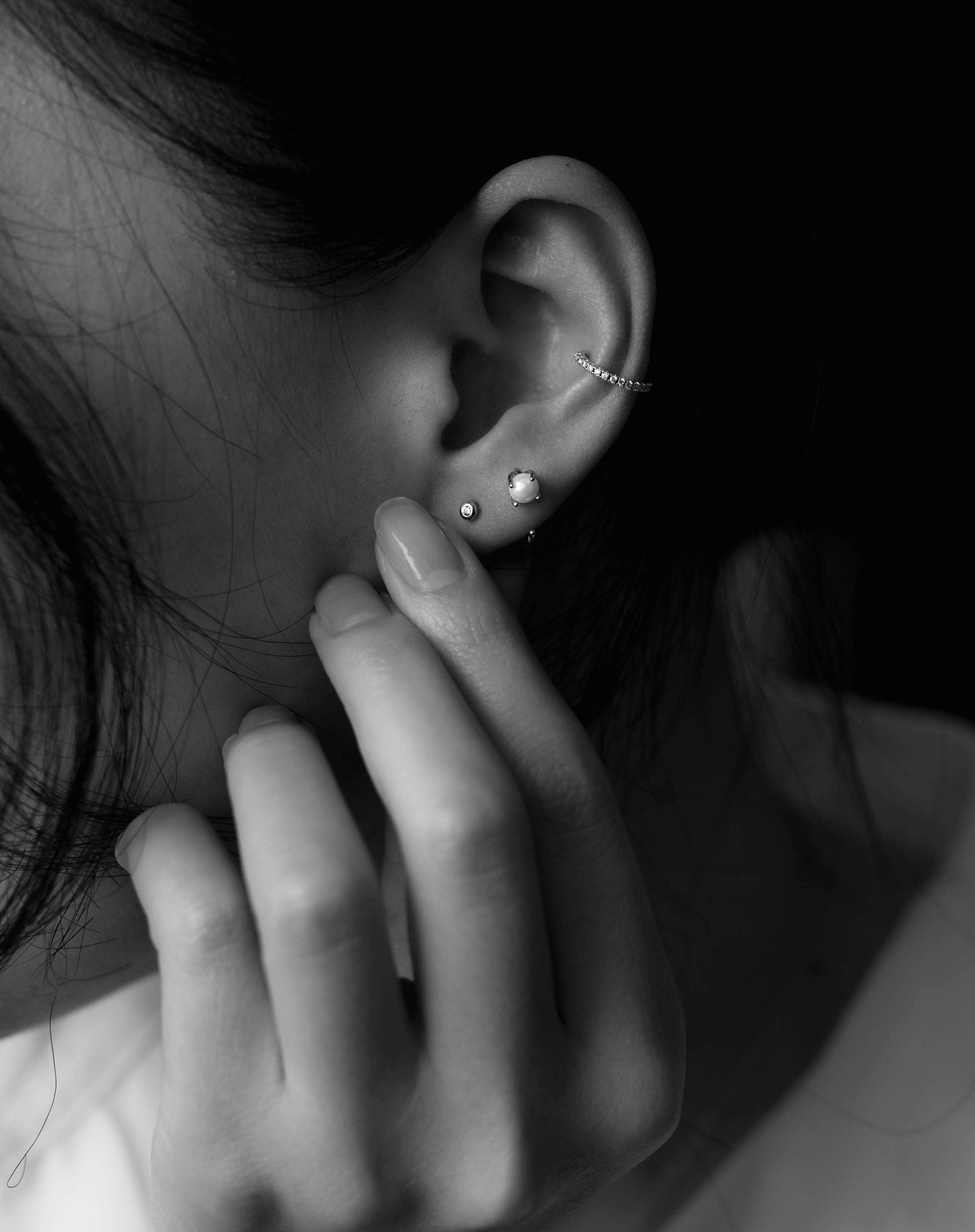 Ear Piercing Trends: The Hottest Combinations and Placements of 2024