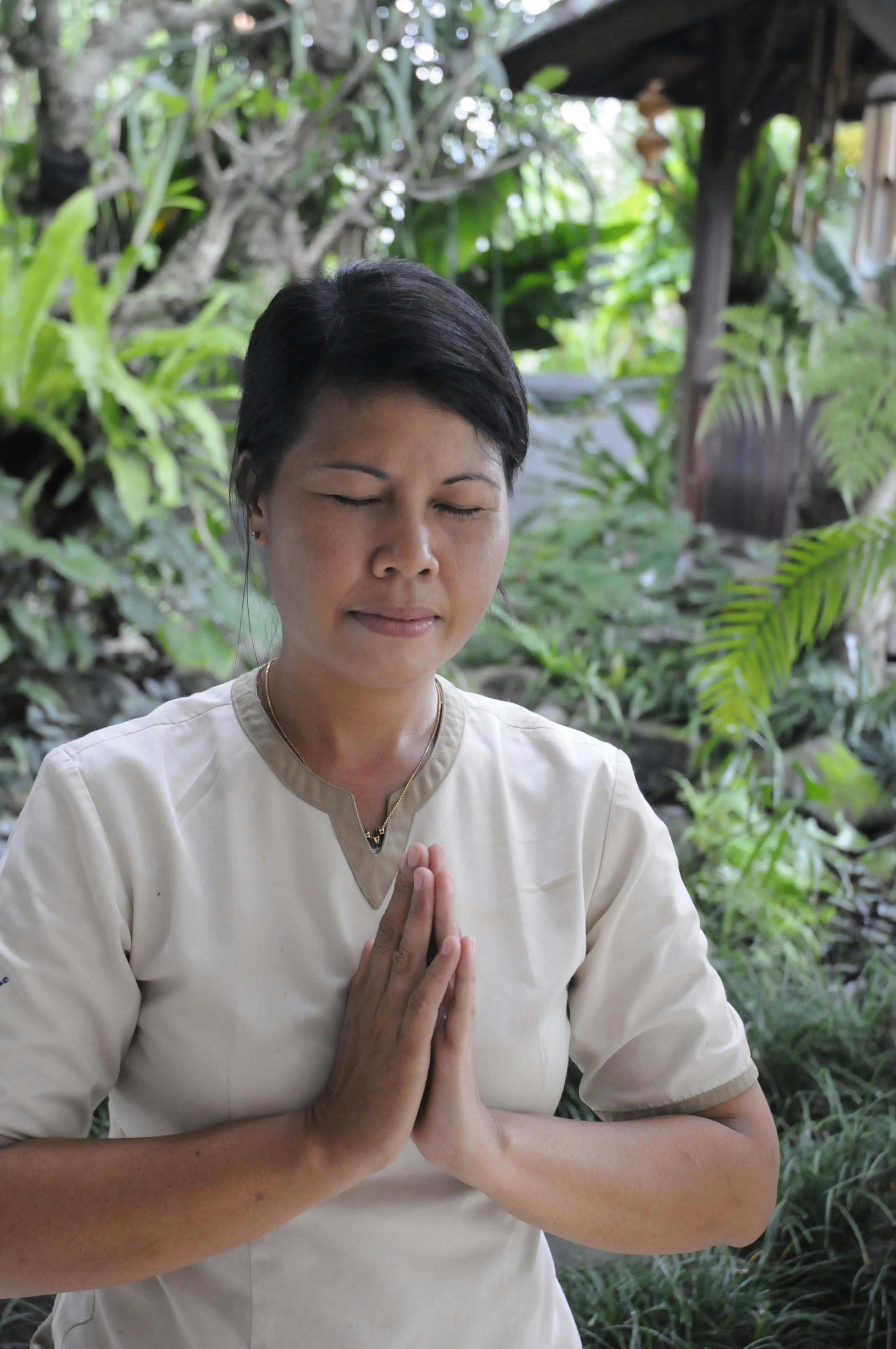 woman in white long sleeve shirt