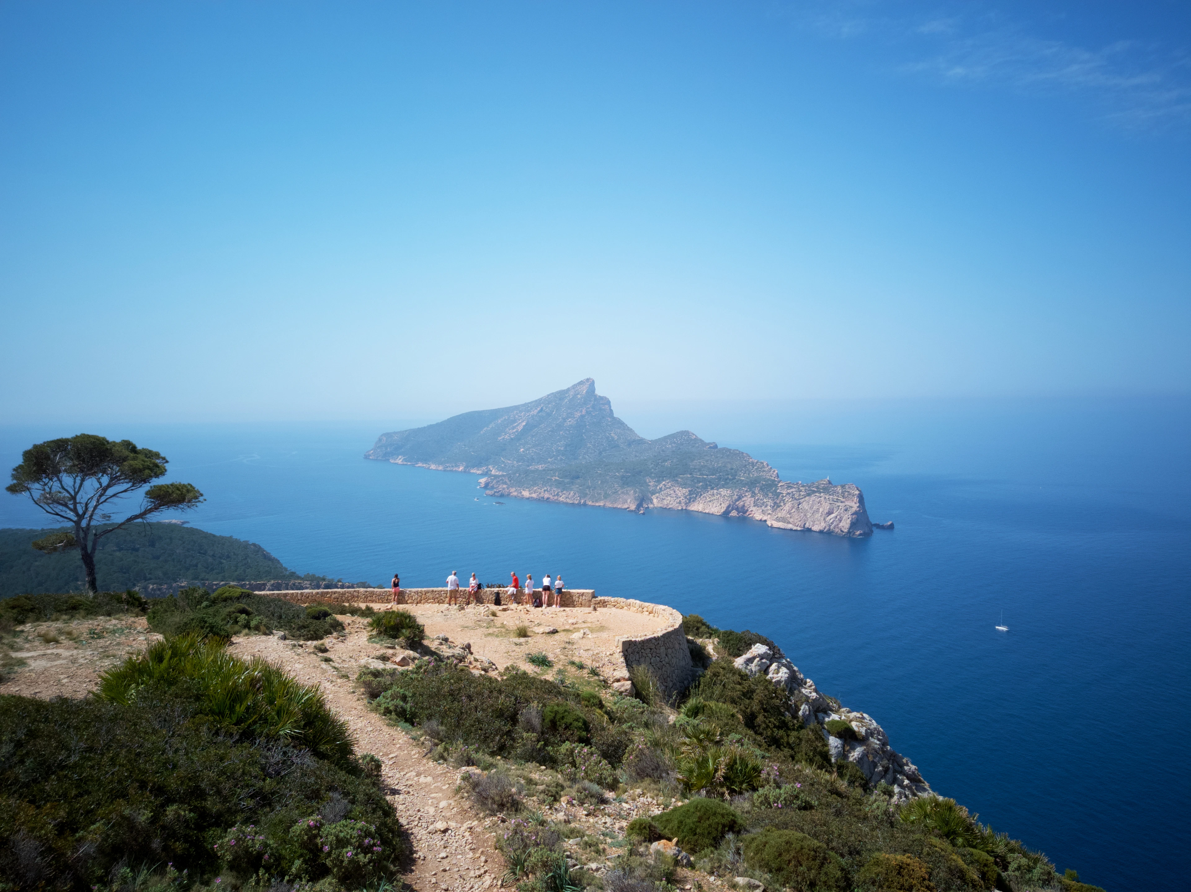 Swimmers and sunbathers on a Mallorca beach