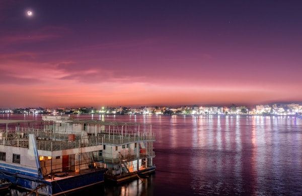 2-Day Giza Tour: Pyramids & Nile Evenings