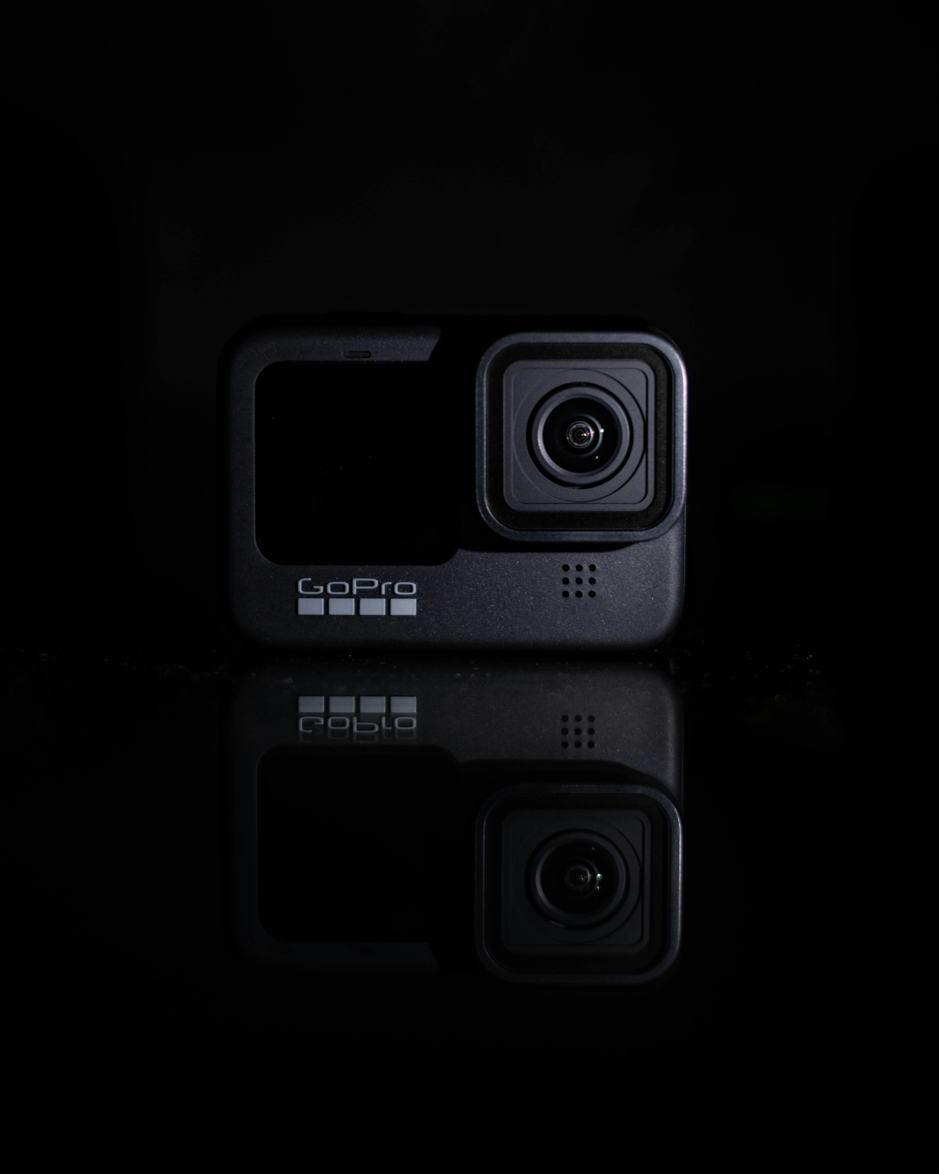 black and gray camera lens