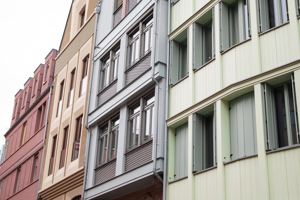 brown and white concrete building