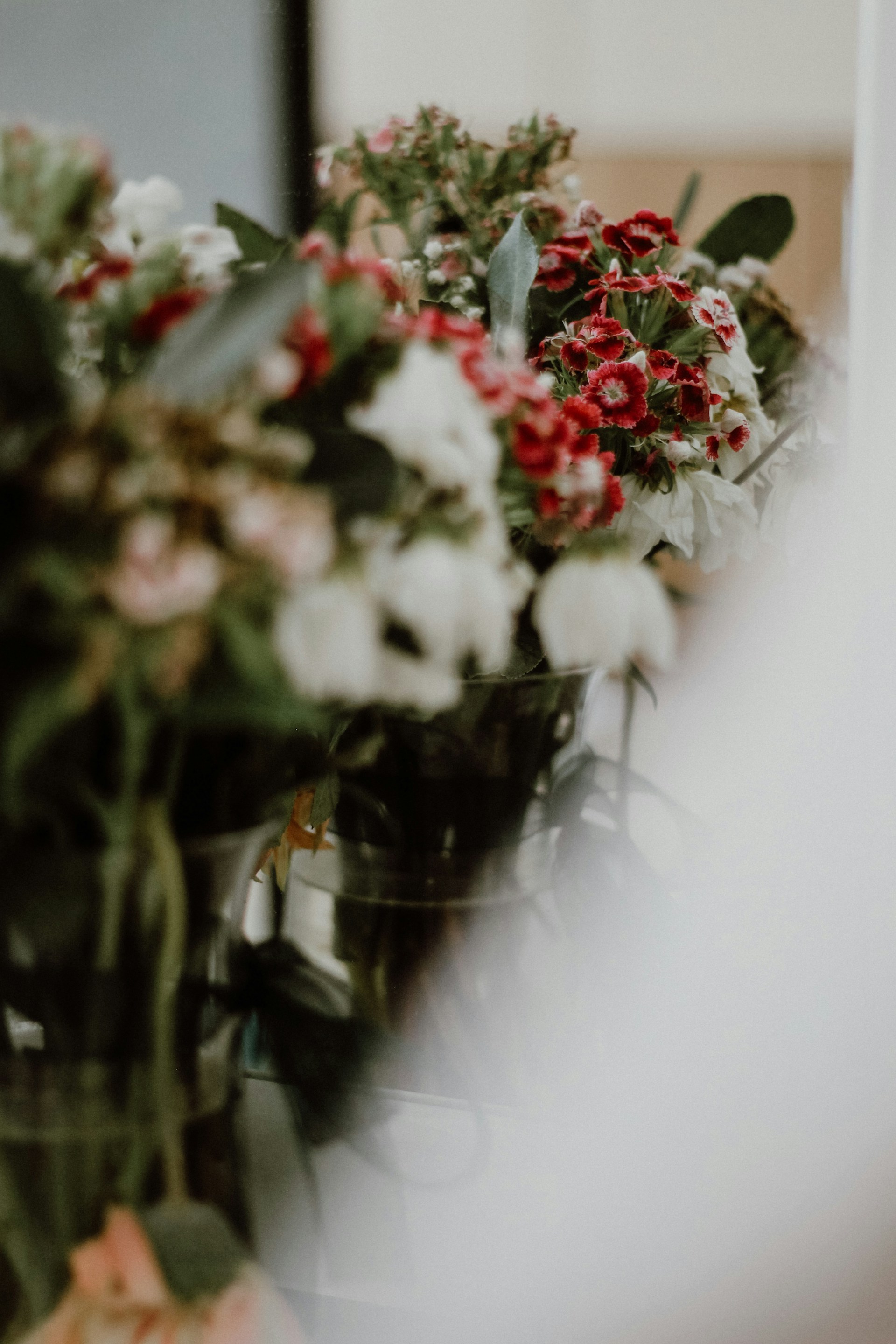 black and white bed linen