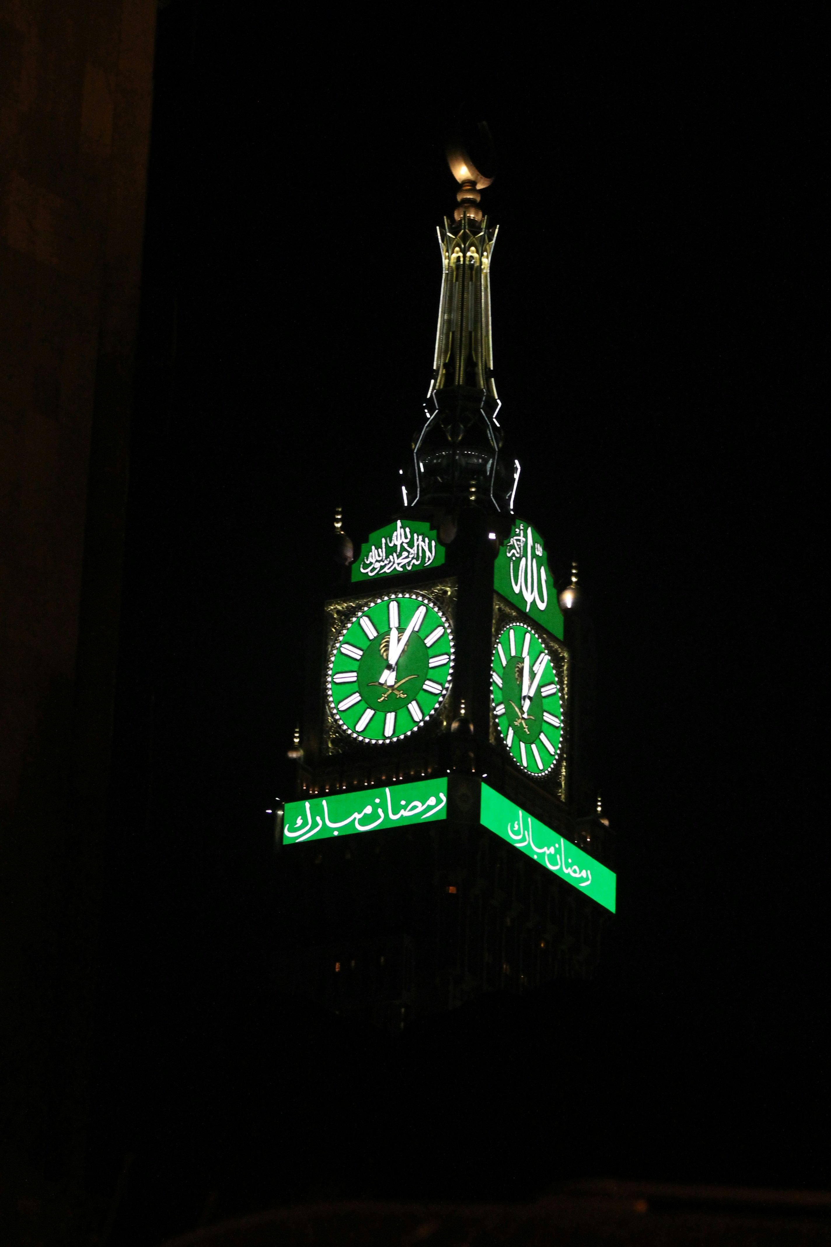 Jam Digital Buat Menara