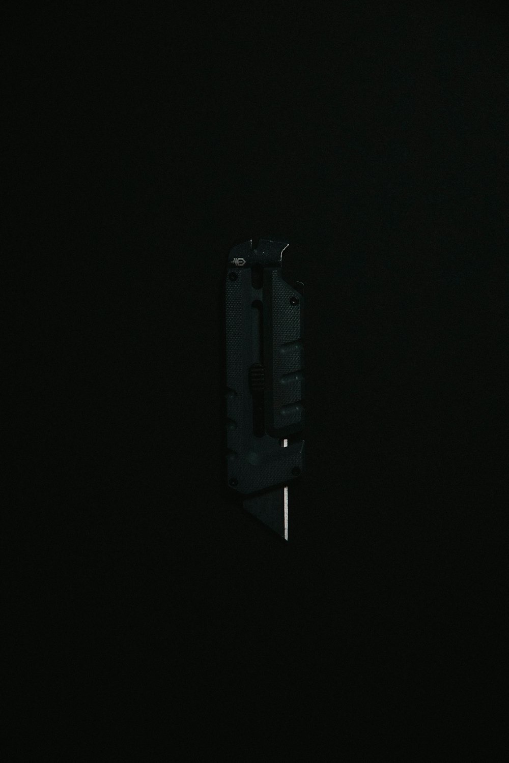 nave espacial preta e cinza
