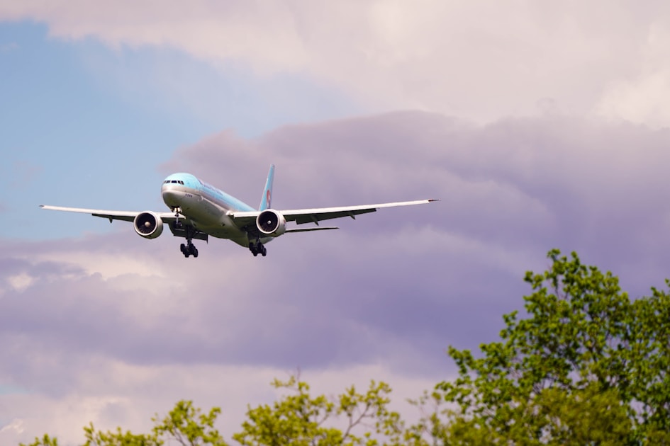 Boeing Stock Fell 4% on China's 200-Jet Deal: The 'Buy the Rumor, Sell the News' Trap Explained