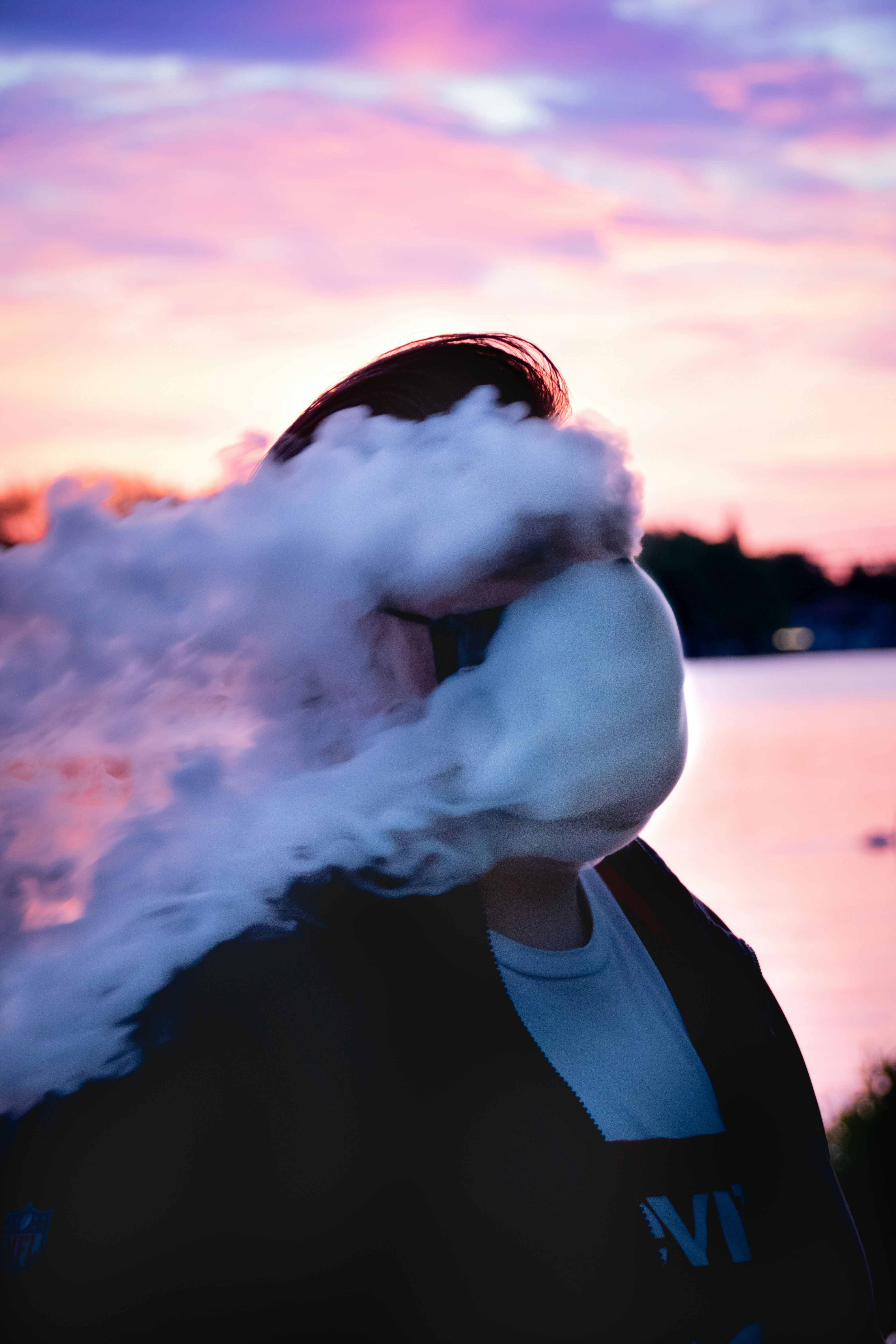 photo-1621241167363-35e2e2574364?ixid=M3wxMjA3fDB8MXxzZWFyY2h8MTQ0fHxuZWFyYnklMjB2YXBlJTIwc2hvcHN8ZW58MHx8fHwxNzM4MTQ5MDU1fDA%5Cu0026ixlib=rb-4.0.3