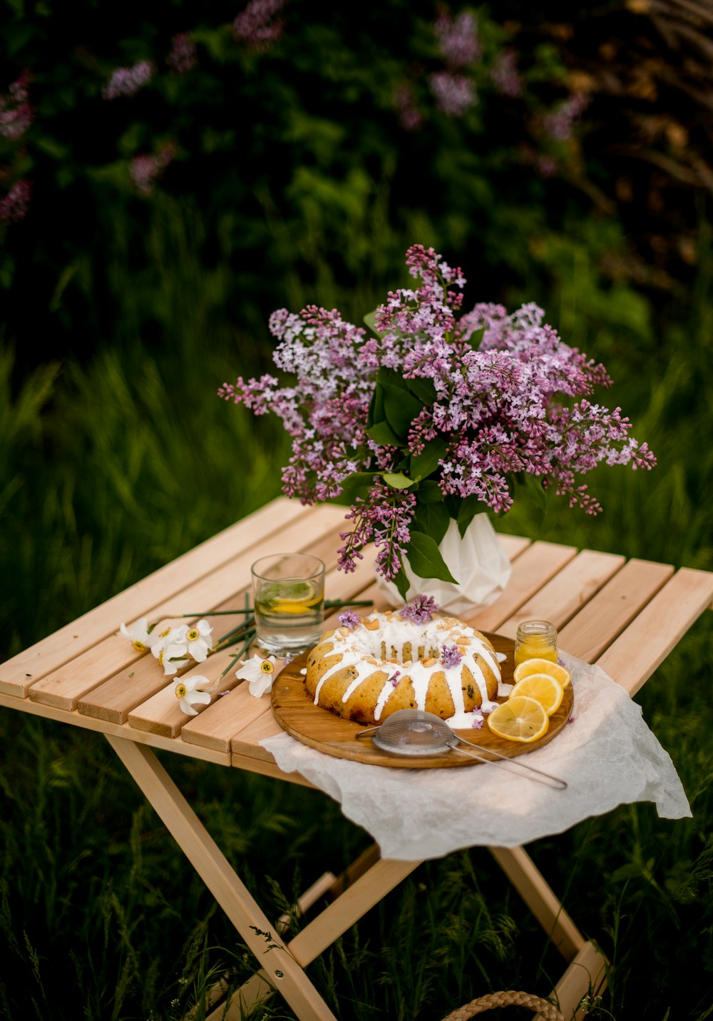 cupcakes on brown wooden table