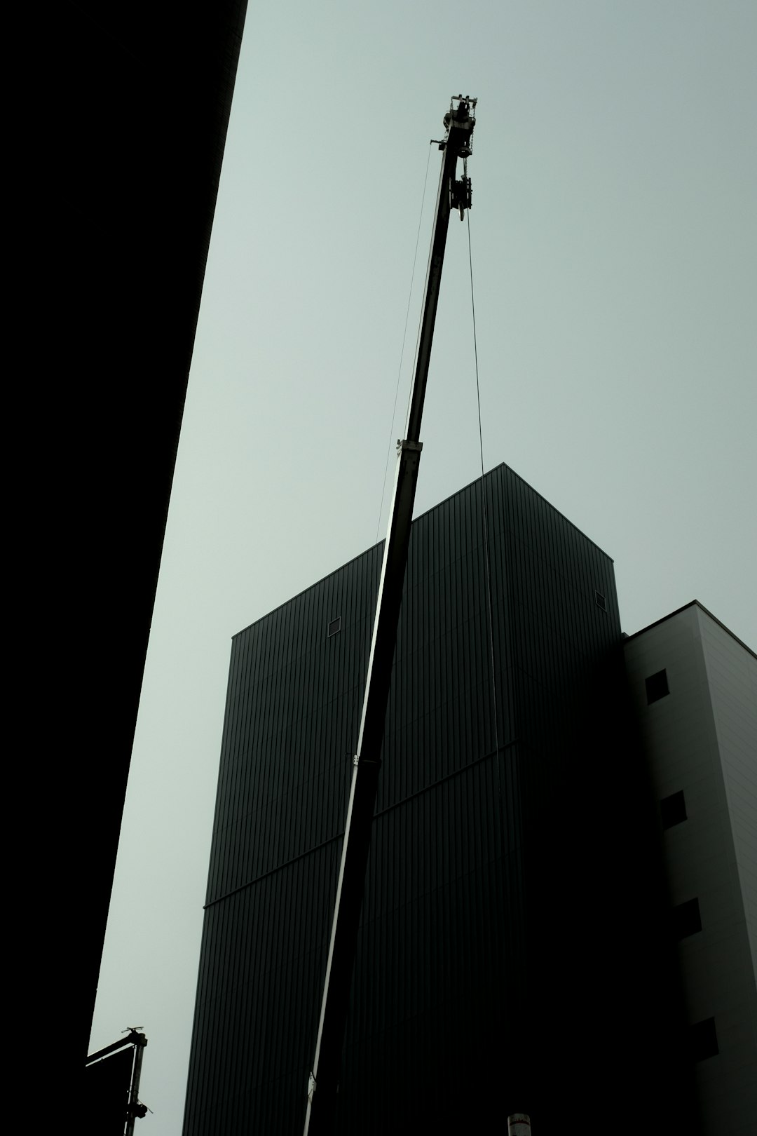 black and gray high rise building