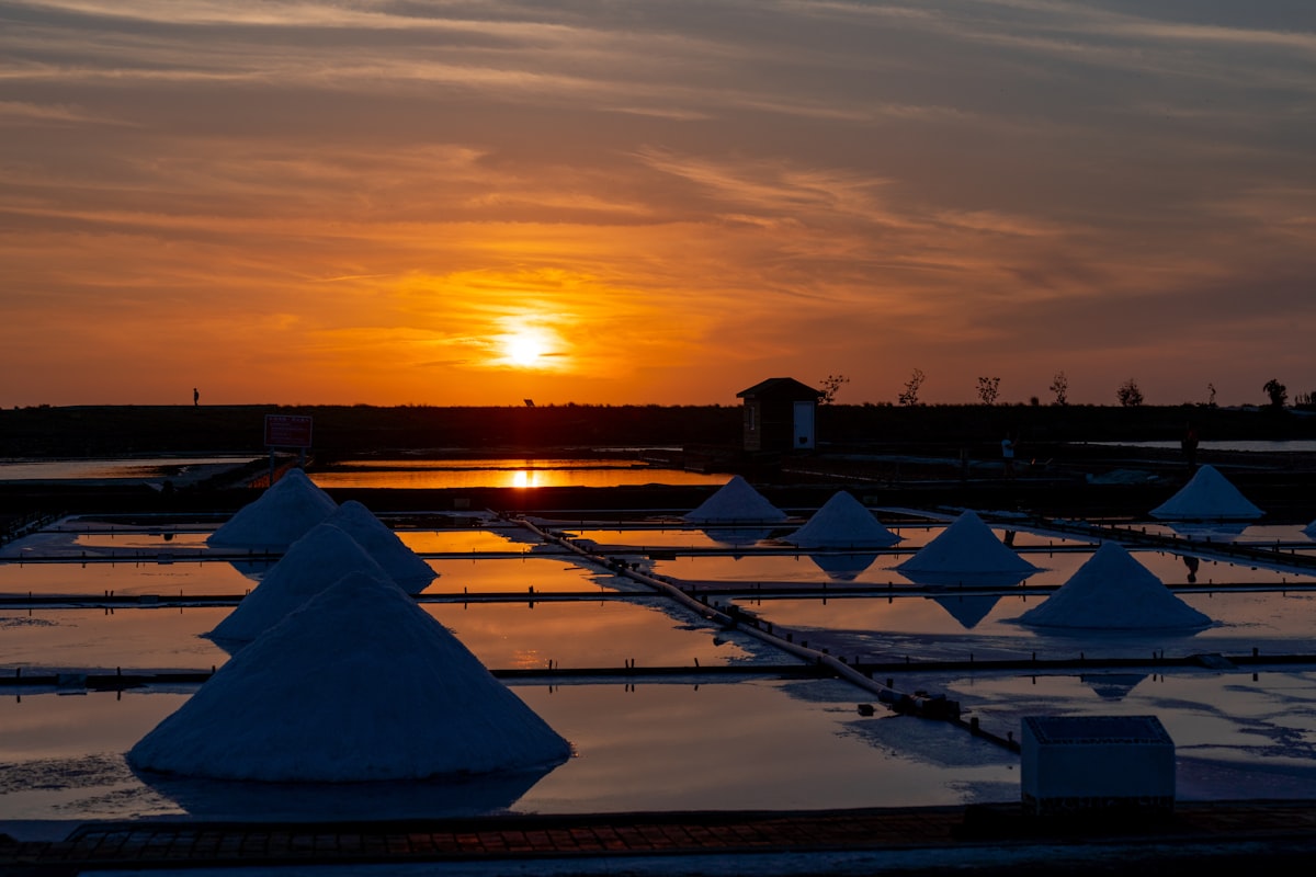 Jingzaijiao tile-paved salt fields at sunset