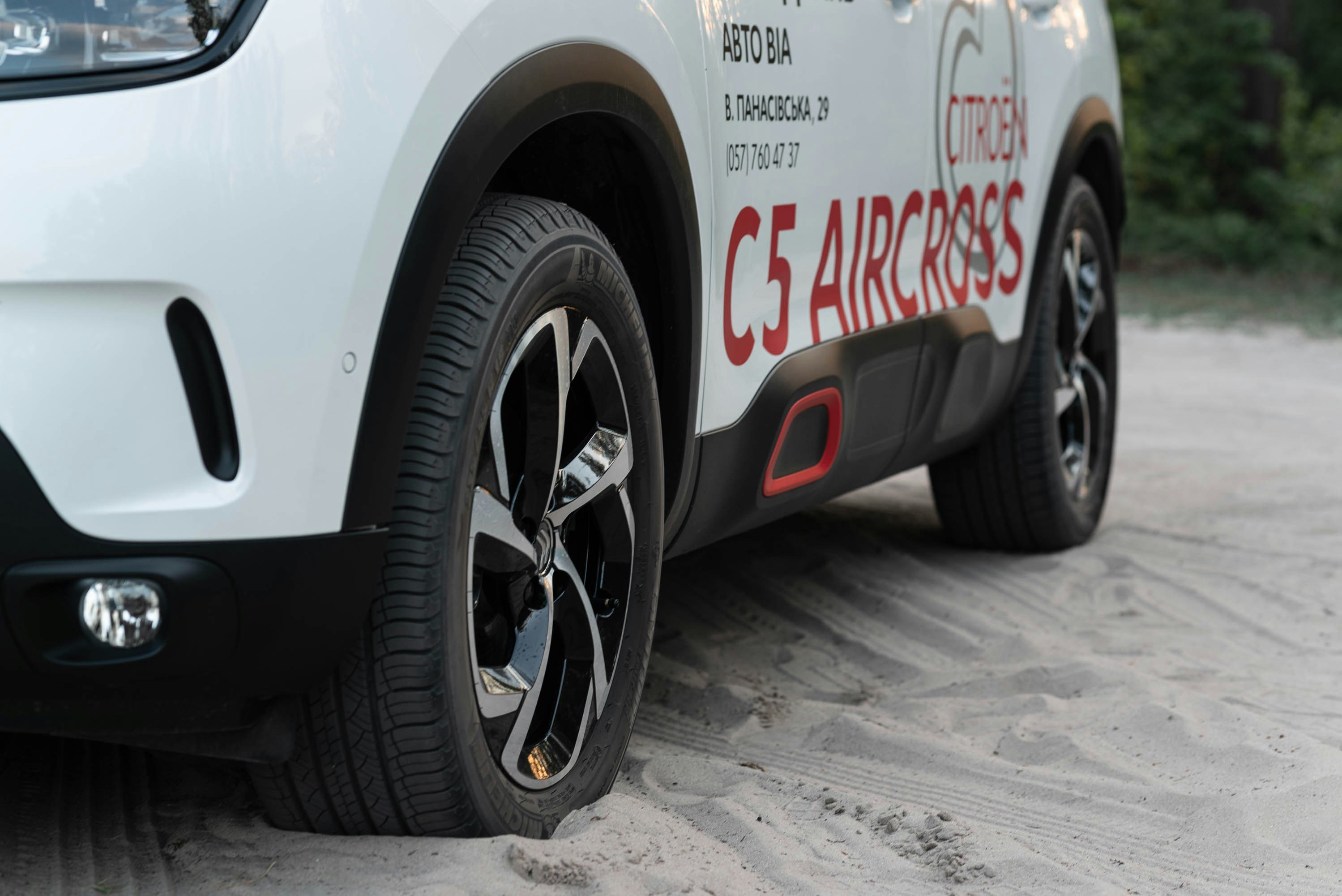 Best EV All-Season Tires in 2025: Range, Grip, and Quiet Ride