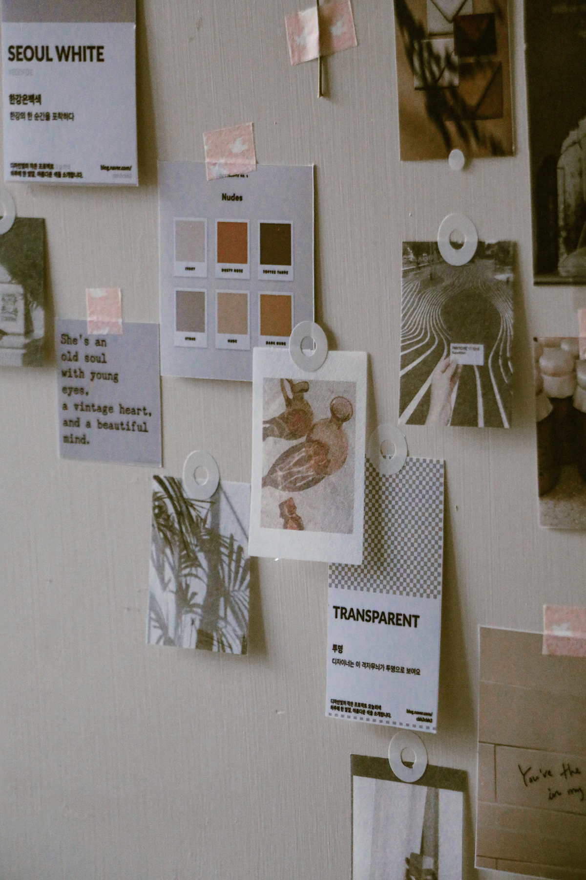 Moodboard com referências visuais e paleta de cores