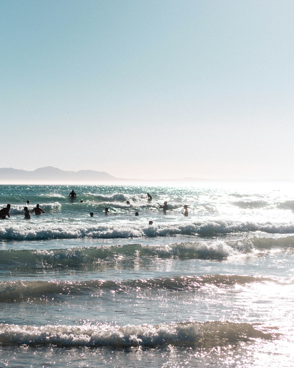 Menschen am Strand tagsüber