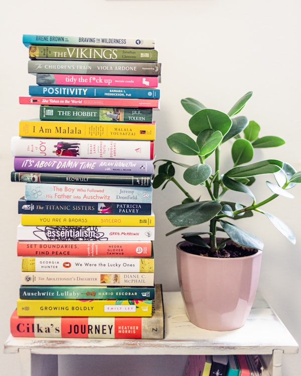 Hyllor till hemmakontoret – Organisera och inspirera