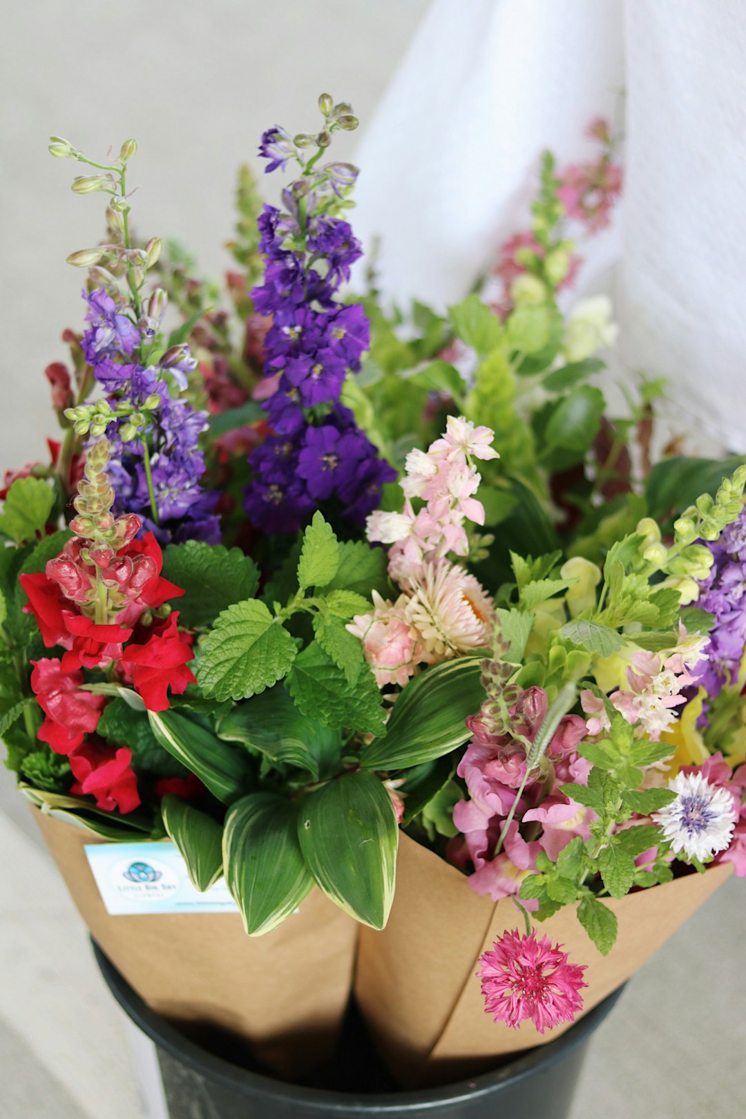 pink and white flower bouquet