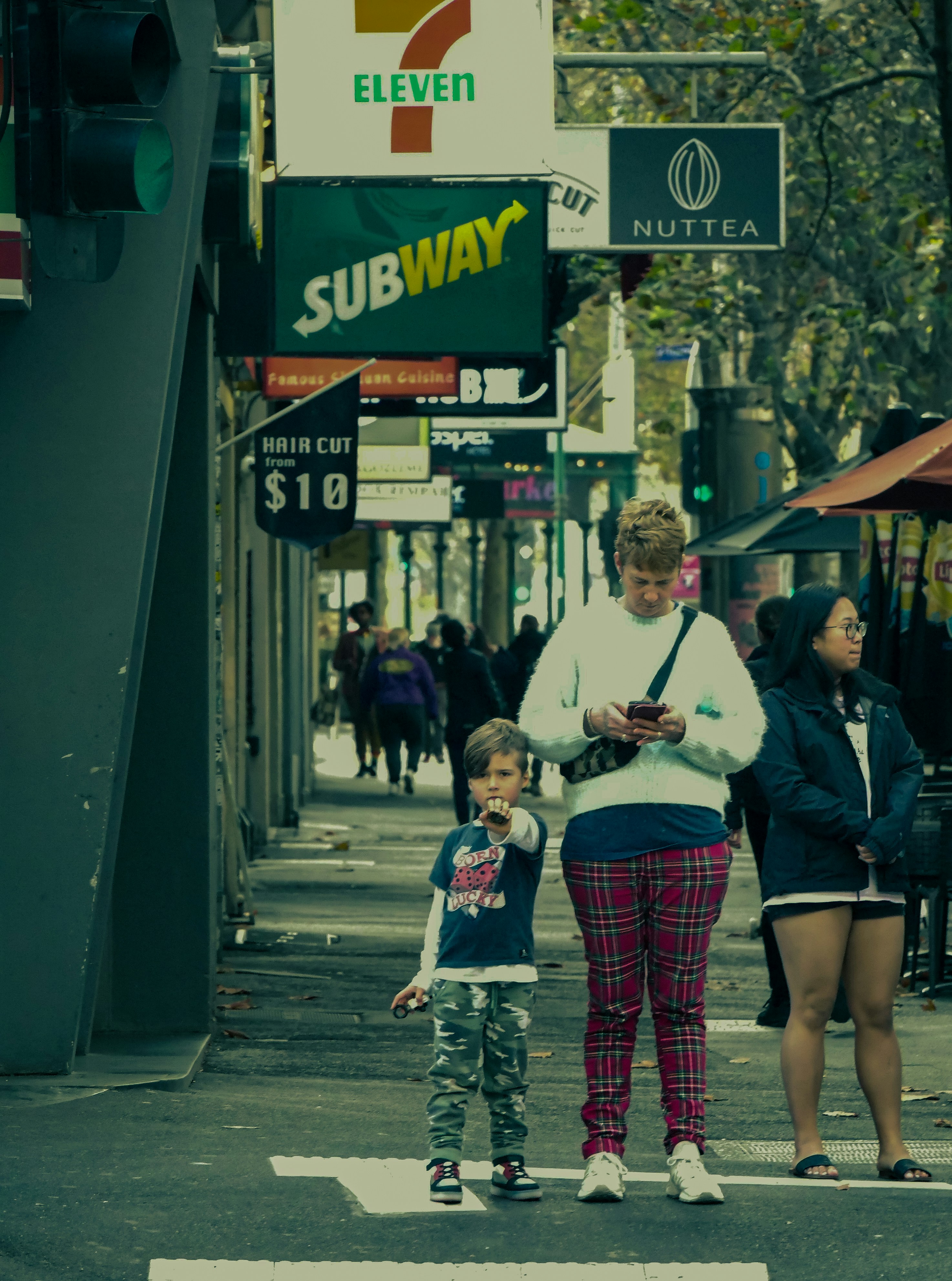 Russia to abolish international roaming with three countries.