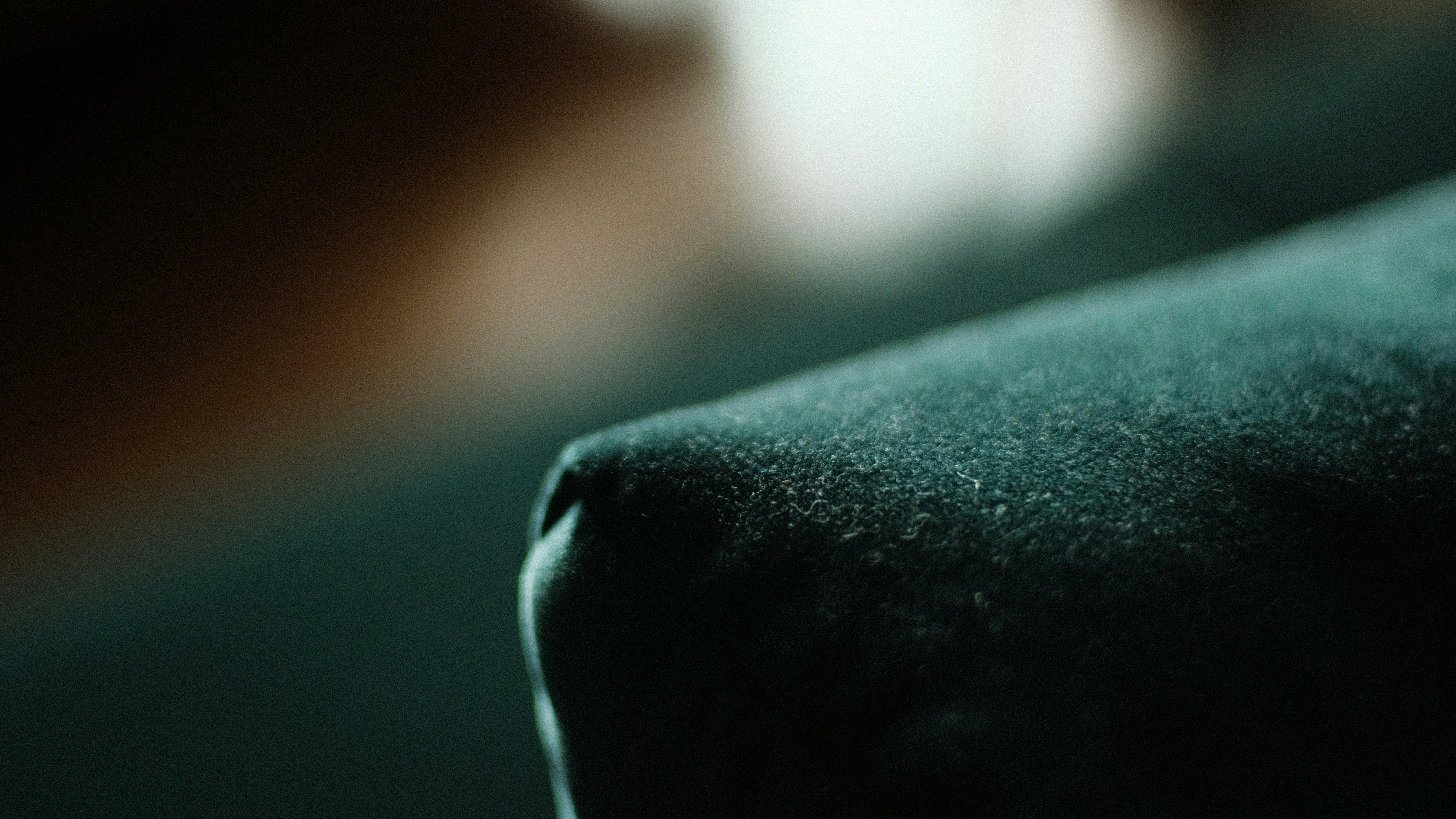 Anti-pilling fabric surface