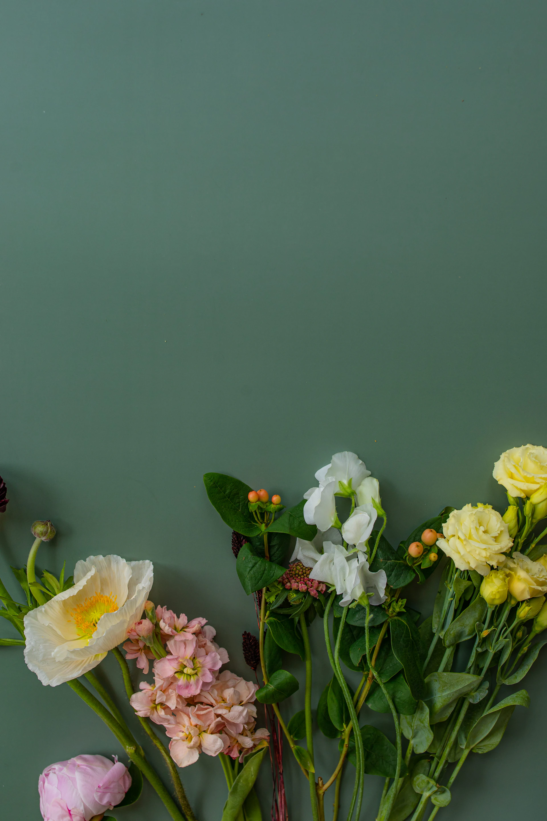 yellow and white flower bouquet