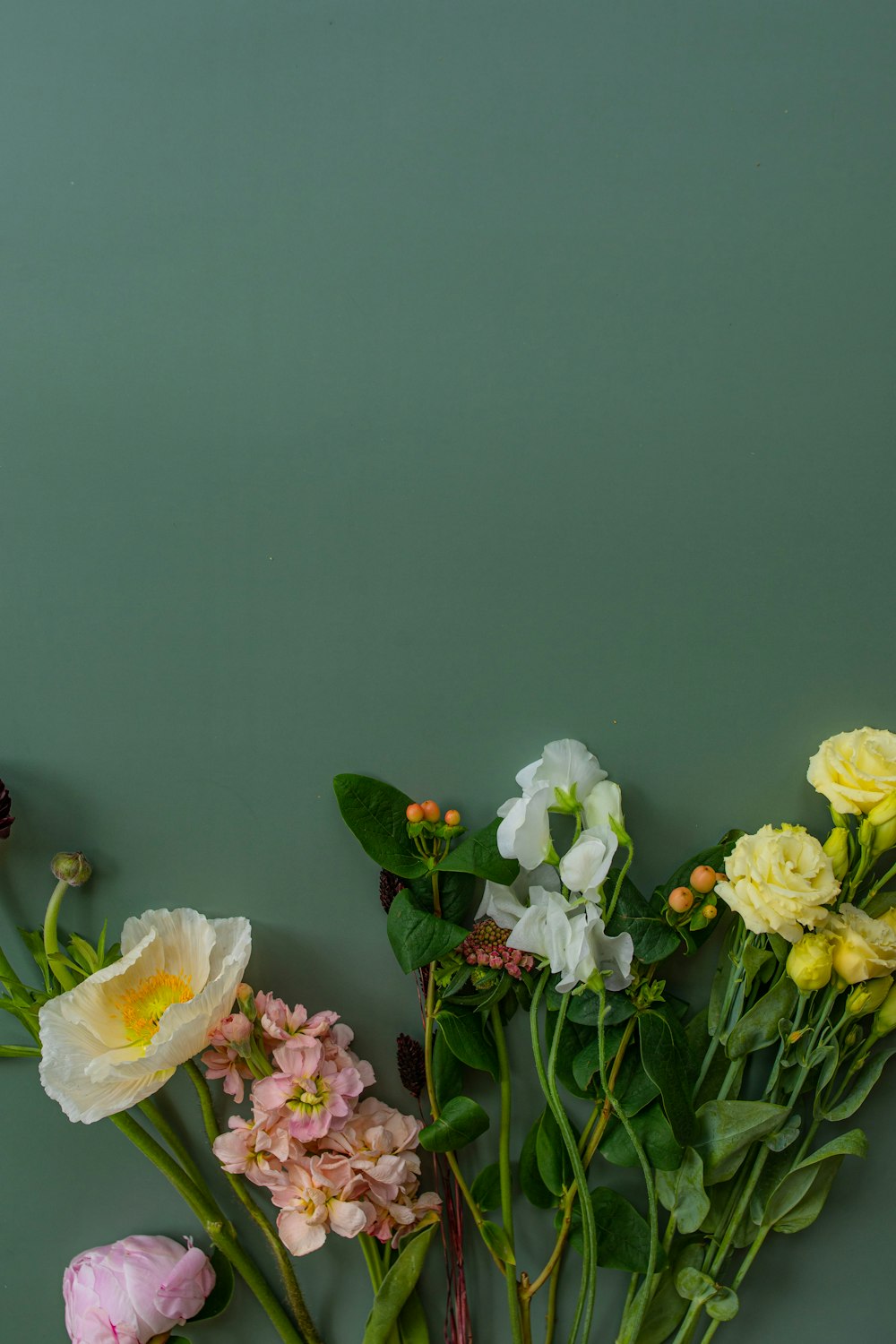 yellow and white flower bouquet