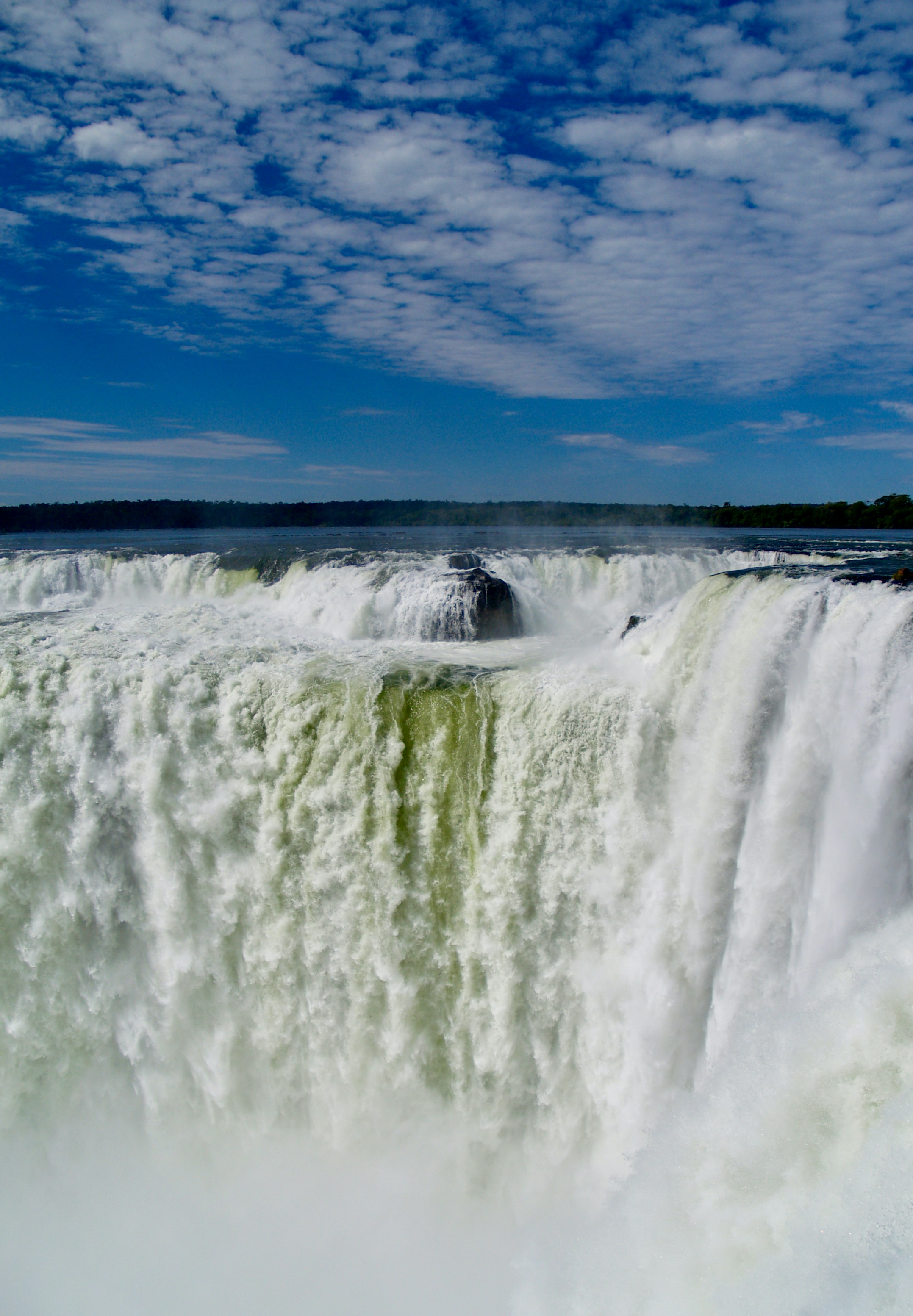 Unsplashで見つけるイグアスの滝の無料写真