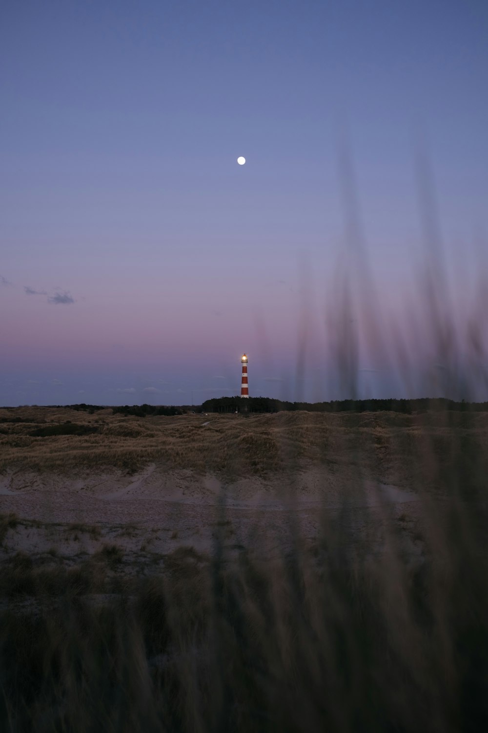 silhouette del faro durante il giorno