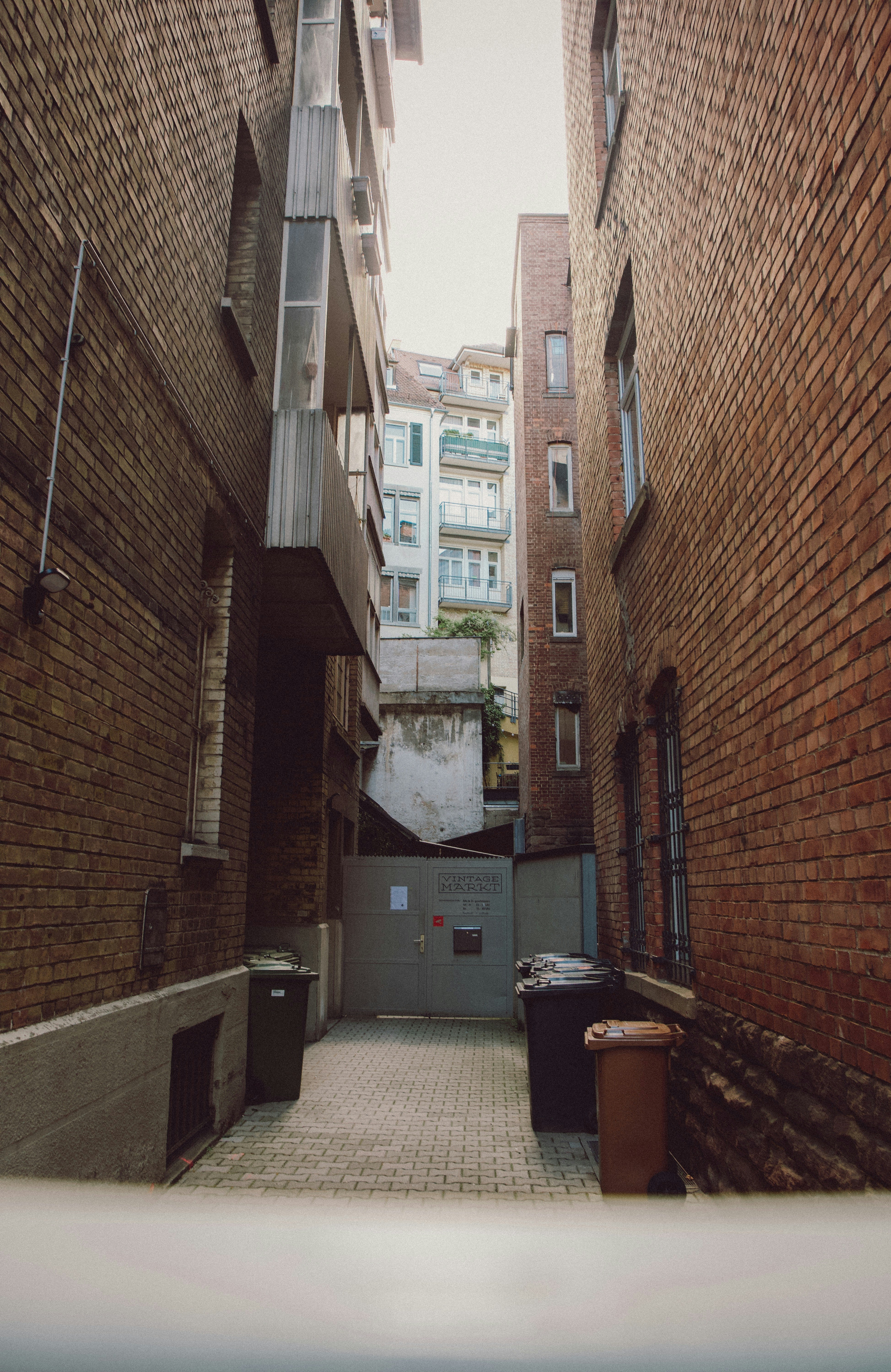 A sneaky look into the urban backyards of Stuttgart, Germany