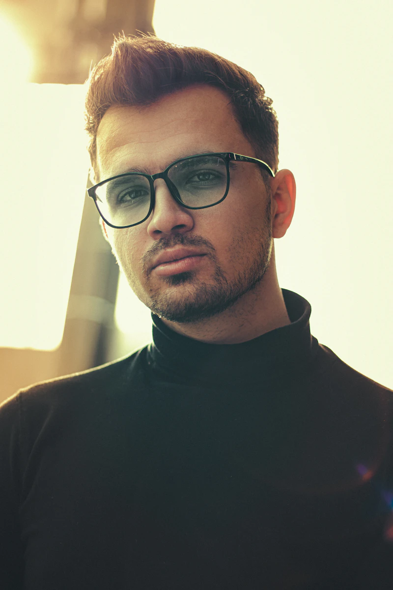 Men's grooming in Patia