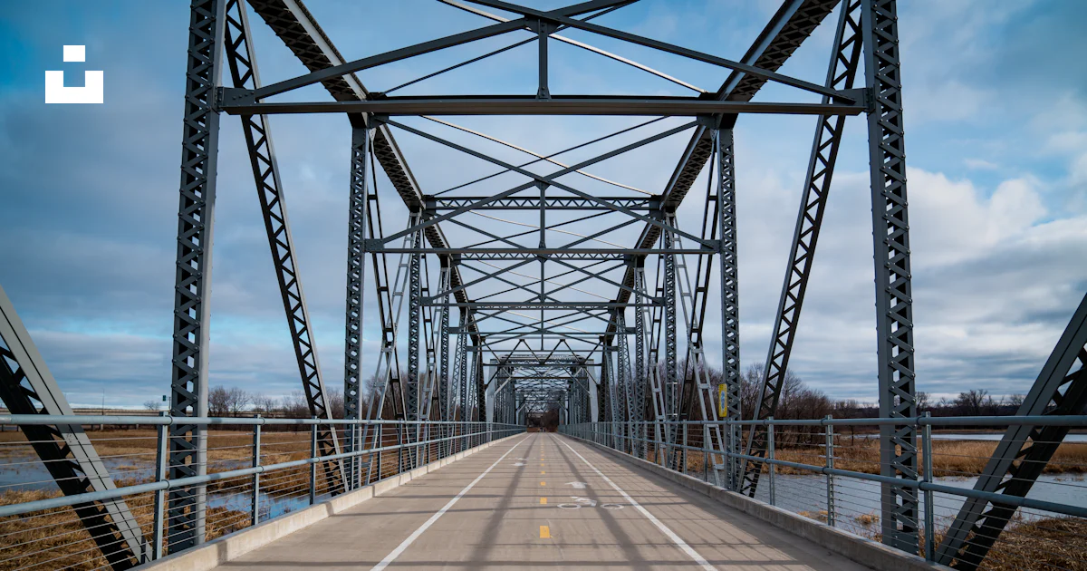 Grey Line Bridge Gray metal bridge during daytime photo – Free Building Image on Unsplash