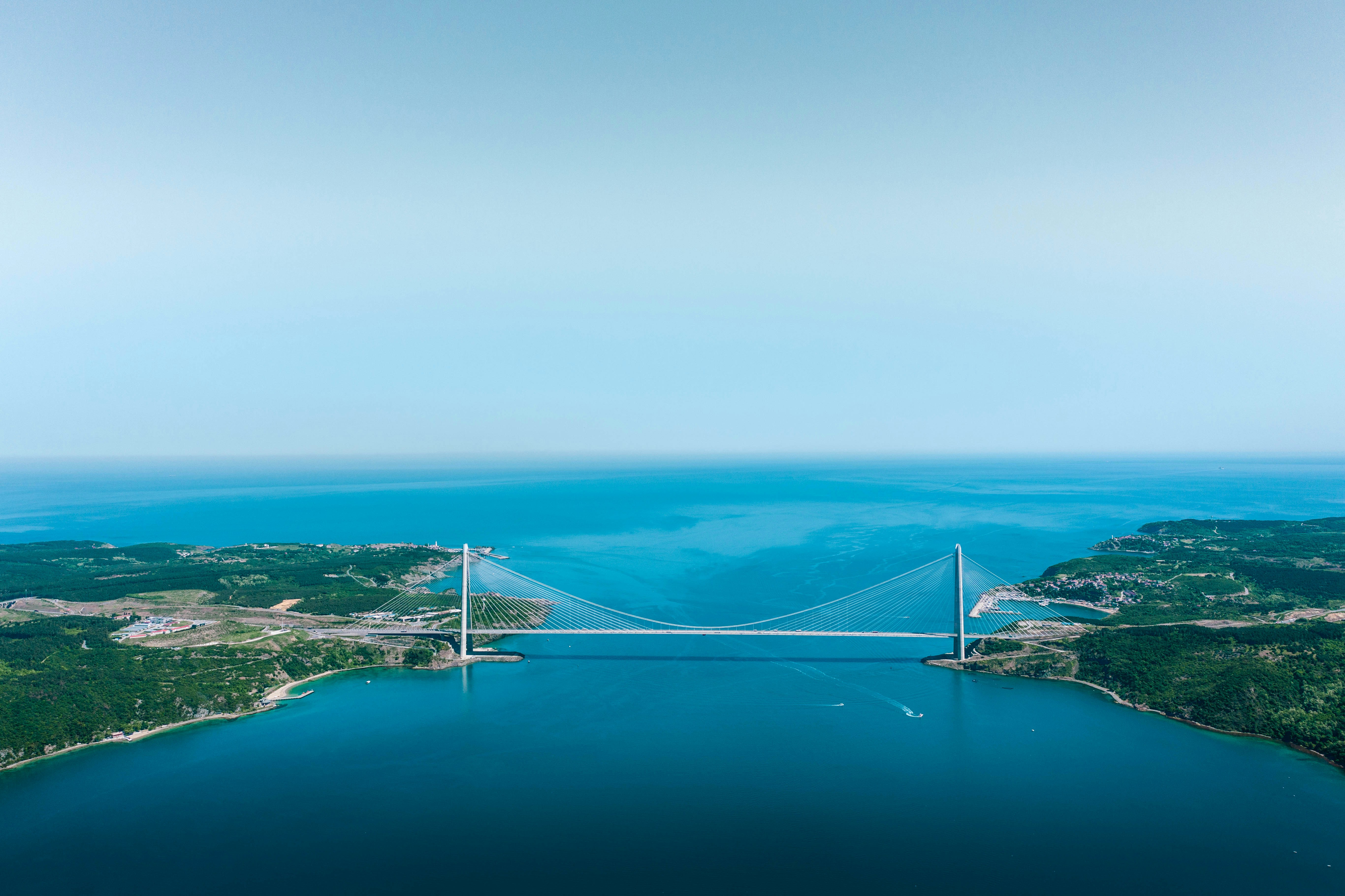 What a Strait Can Teach You About Leading Across Divides: Lessons from the Bosphorus