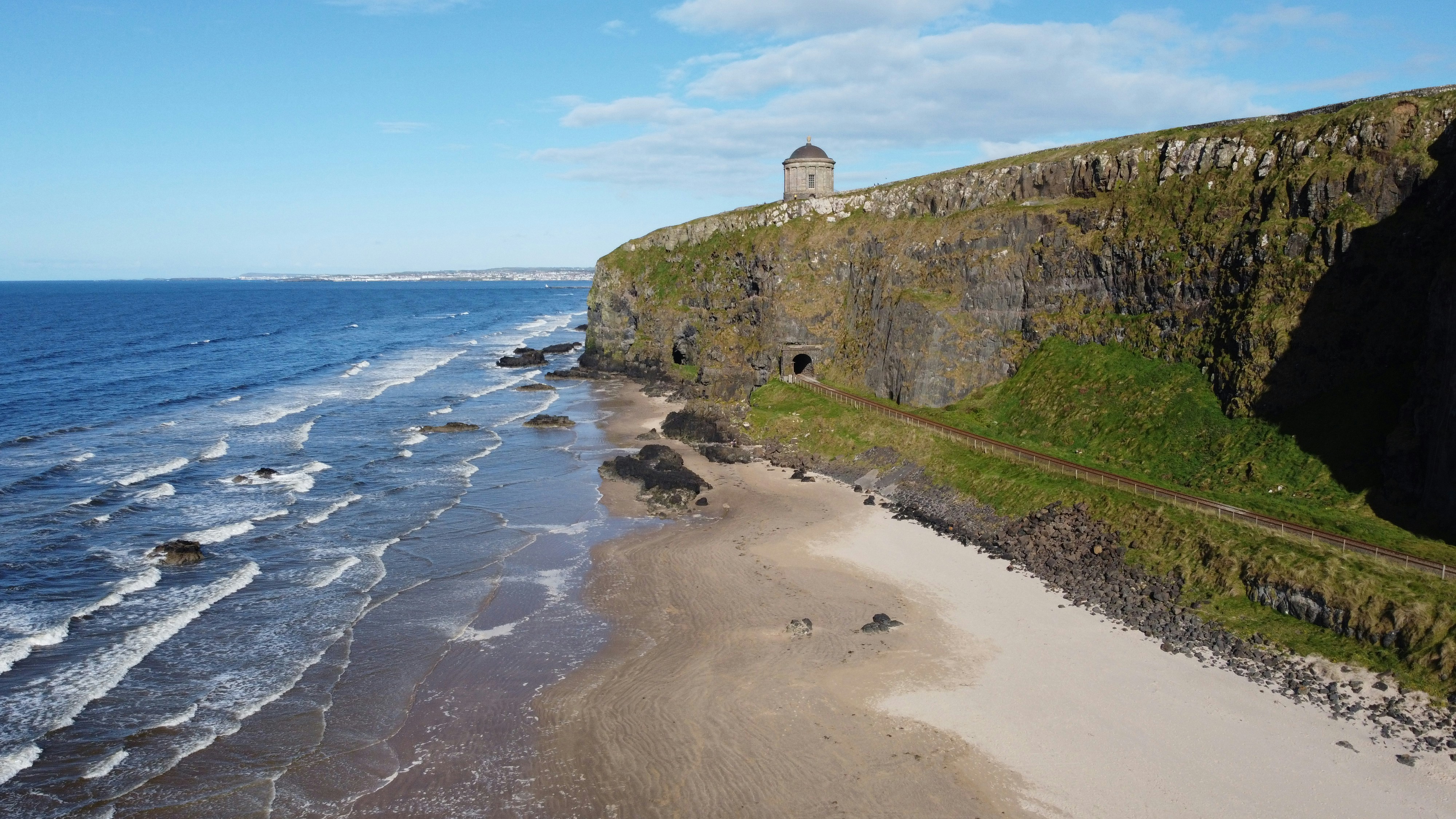 Photo by geoffreymoffett