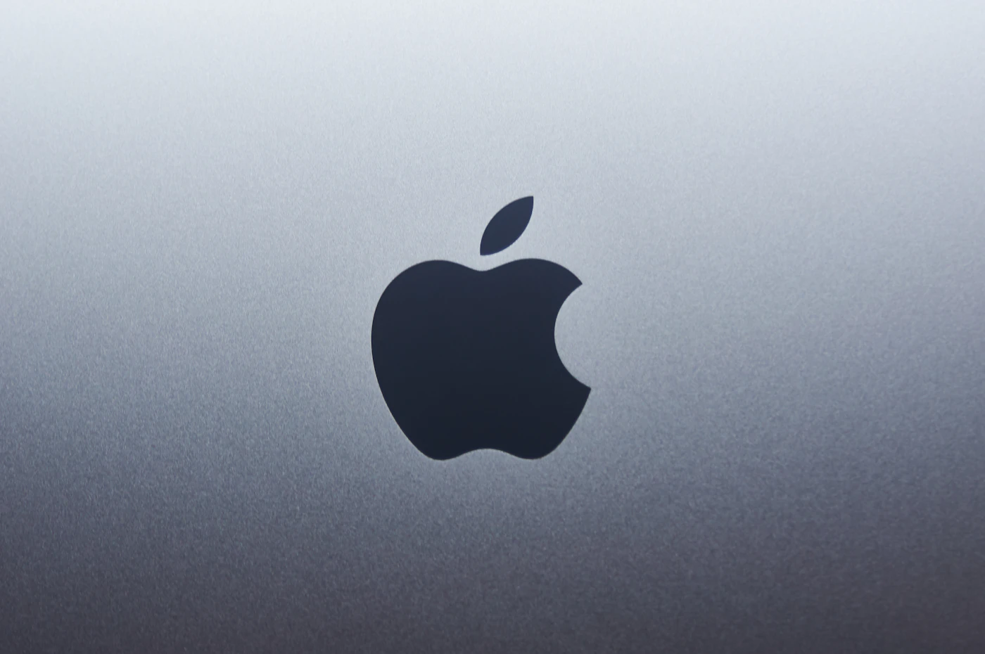 Apple devices side by side, the bundled engine and the choice it creates