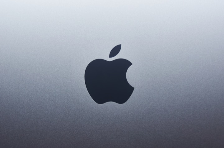 Apple: Gigant na Rázcestí - Analýza Antimonopolných Výziev a Hodnoty Akcií