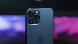 silver iphone 6 with blue light