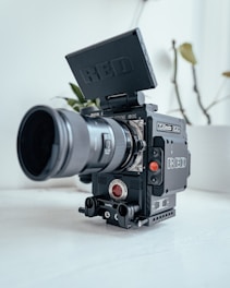 Caméra RED 8K – qualité cinématographique et précision signée Red Epic Studio.