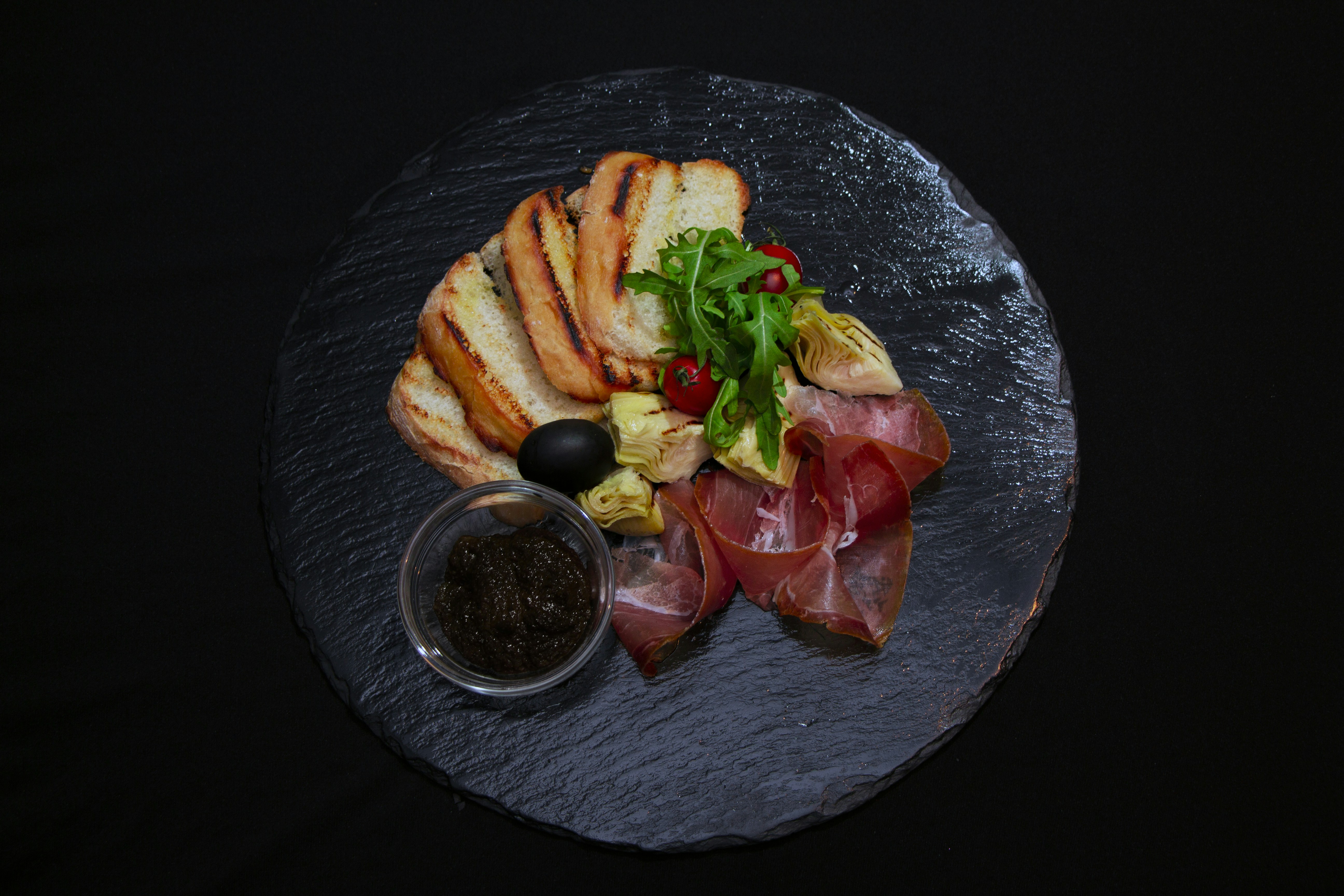 Craft the Perfect Tapenade: A Guide to Flavors and Pairings