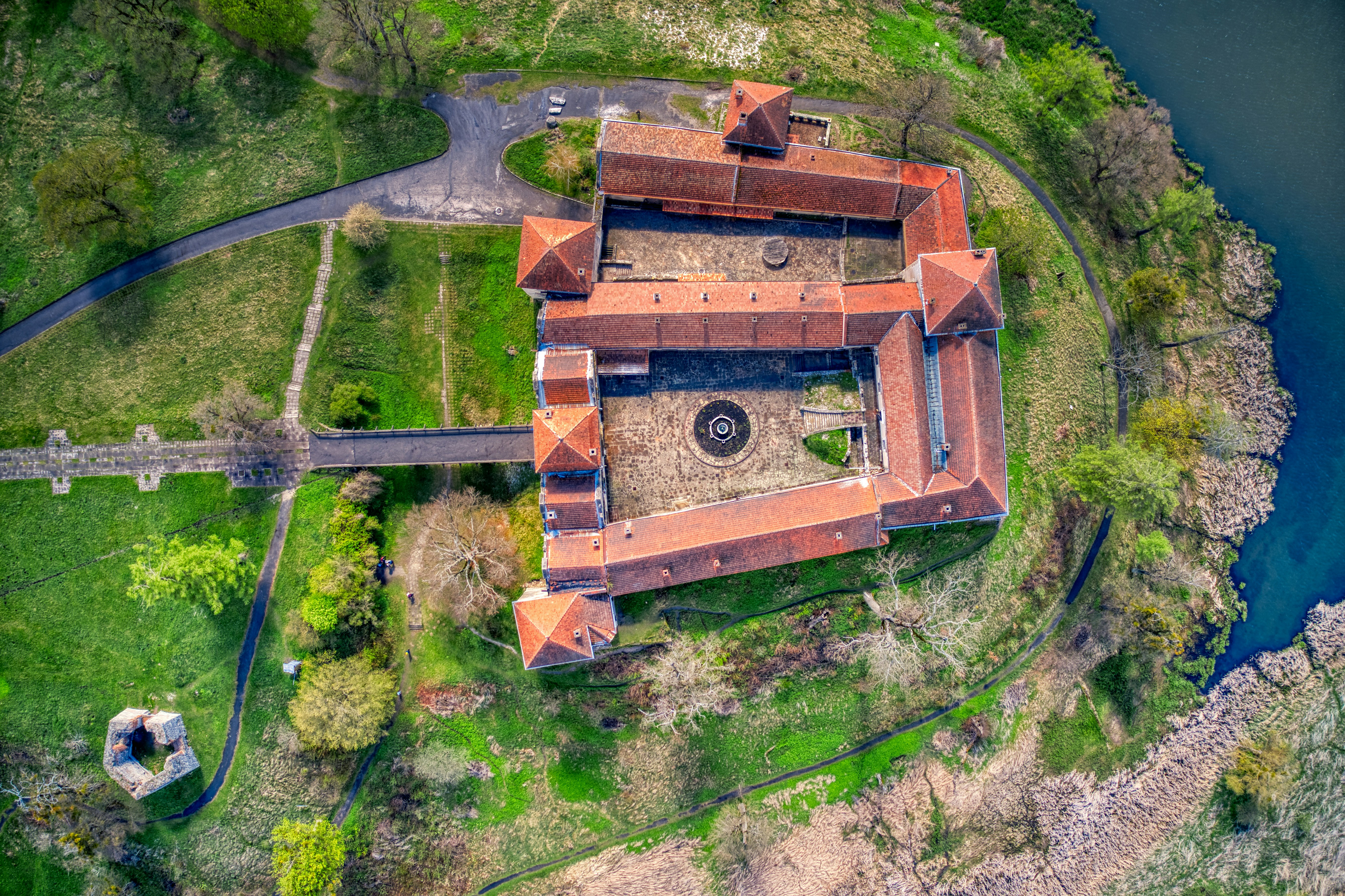 Photo by photofixation