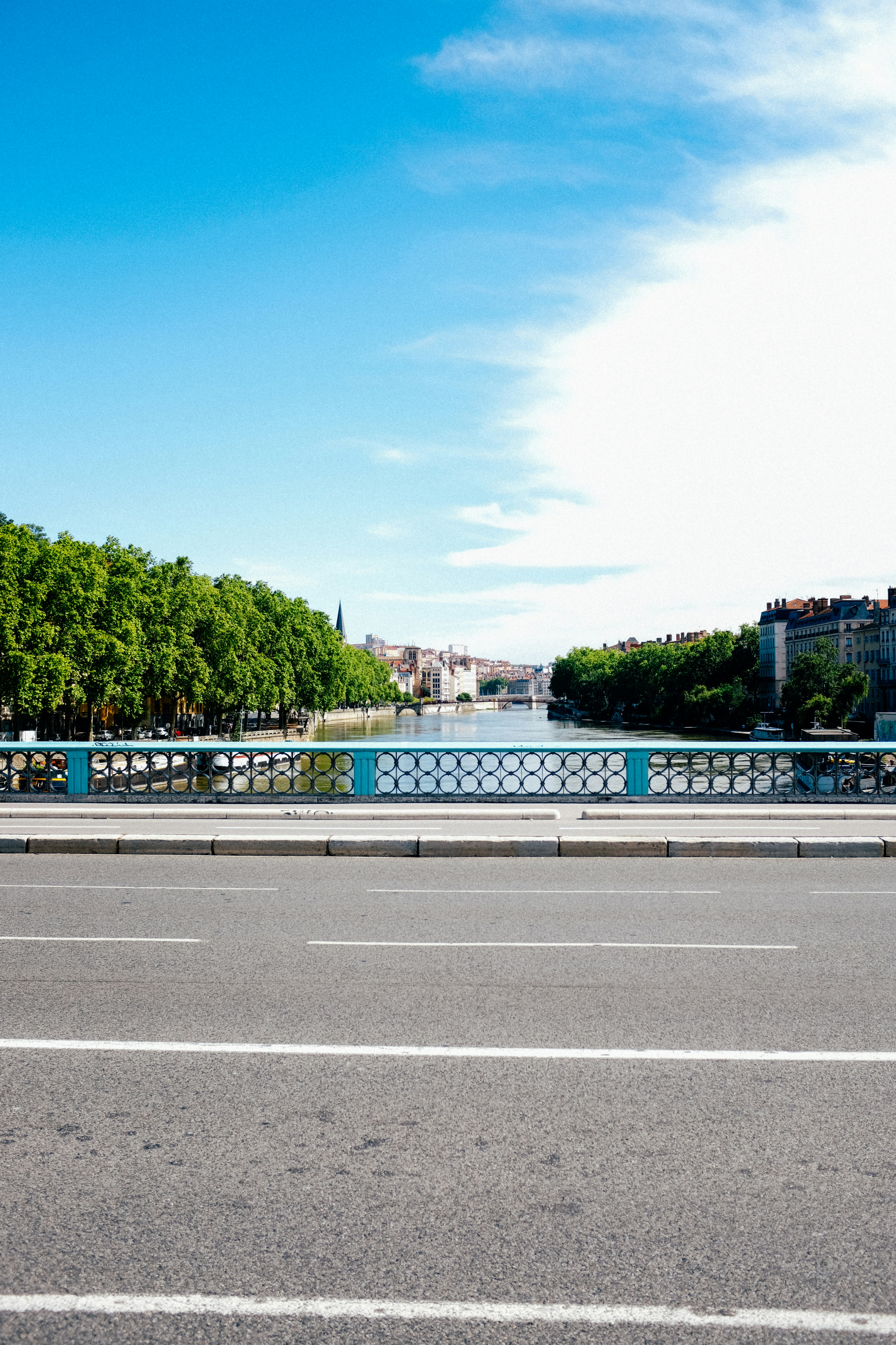 Photo by adrienolichon