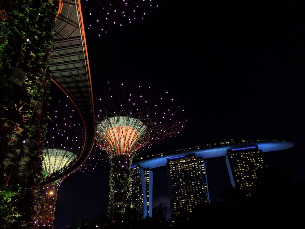 lighted ferris wheel during night time