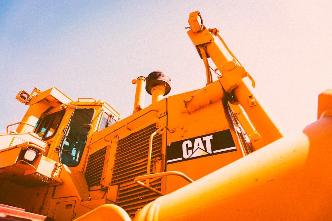 yellow and black heavy equipment,