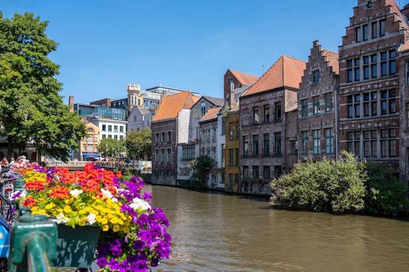 Gante - Canales y edificios en Bélgica