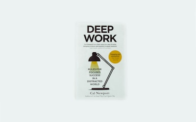 La critique du livre ‘Deep Work’: Maximiser la réussite dans un monde distrait